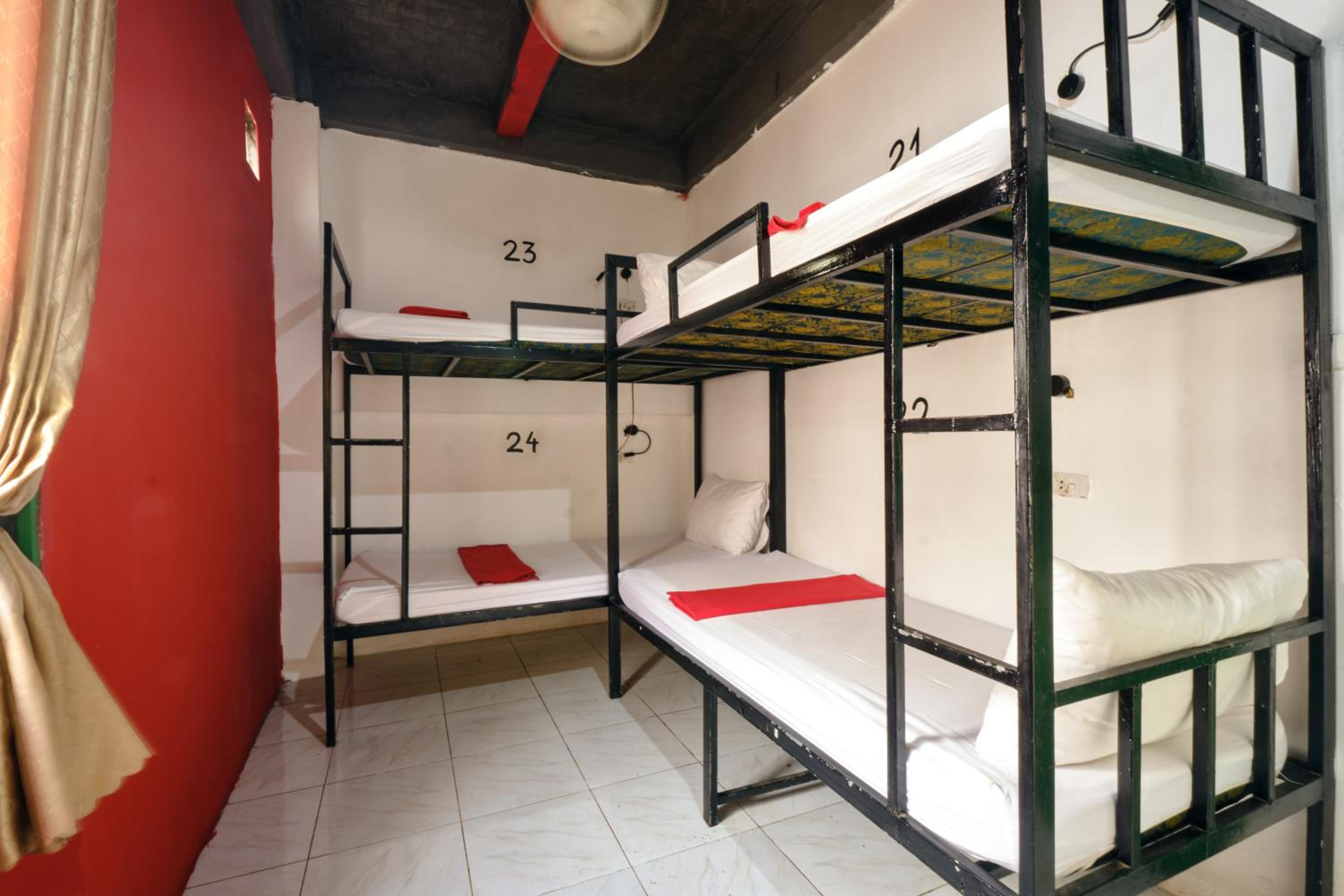 Vangvieng Rock Backpacker Rooftop Hostel