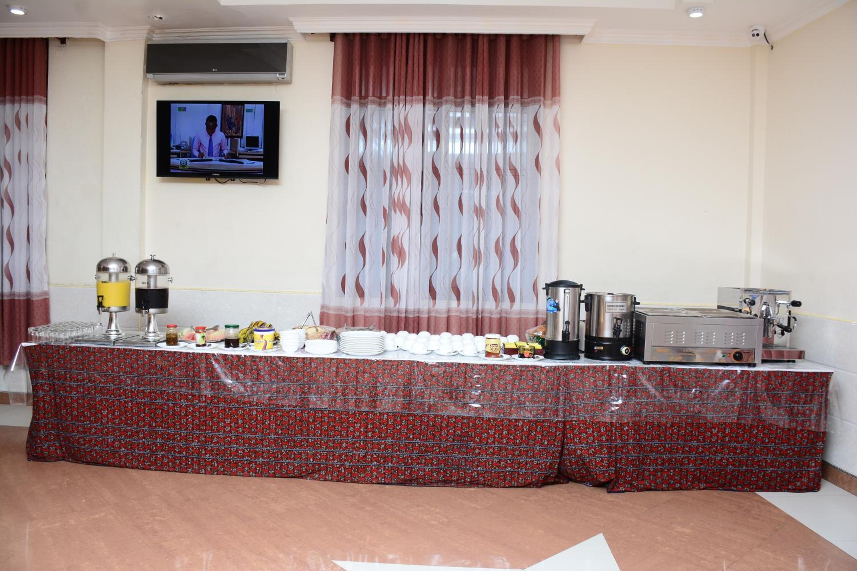 Silver Paradise Hotel