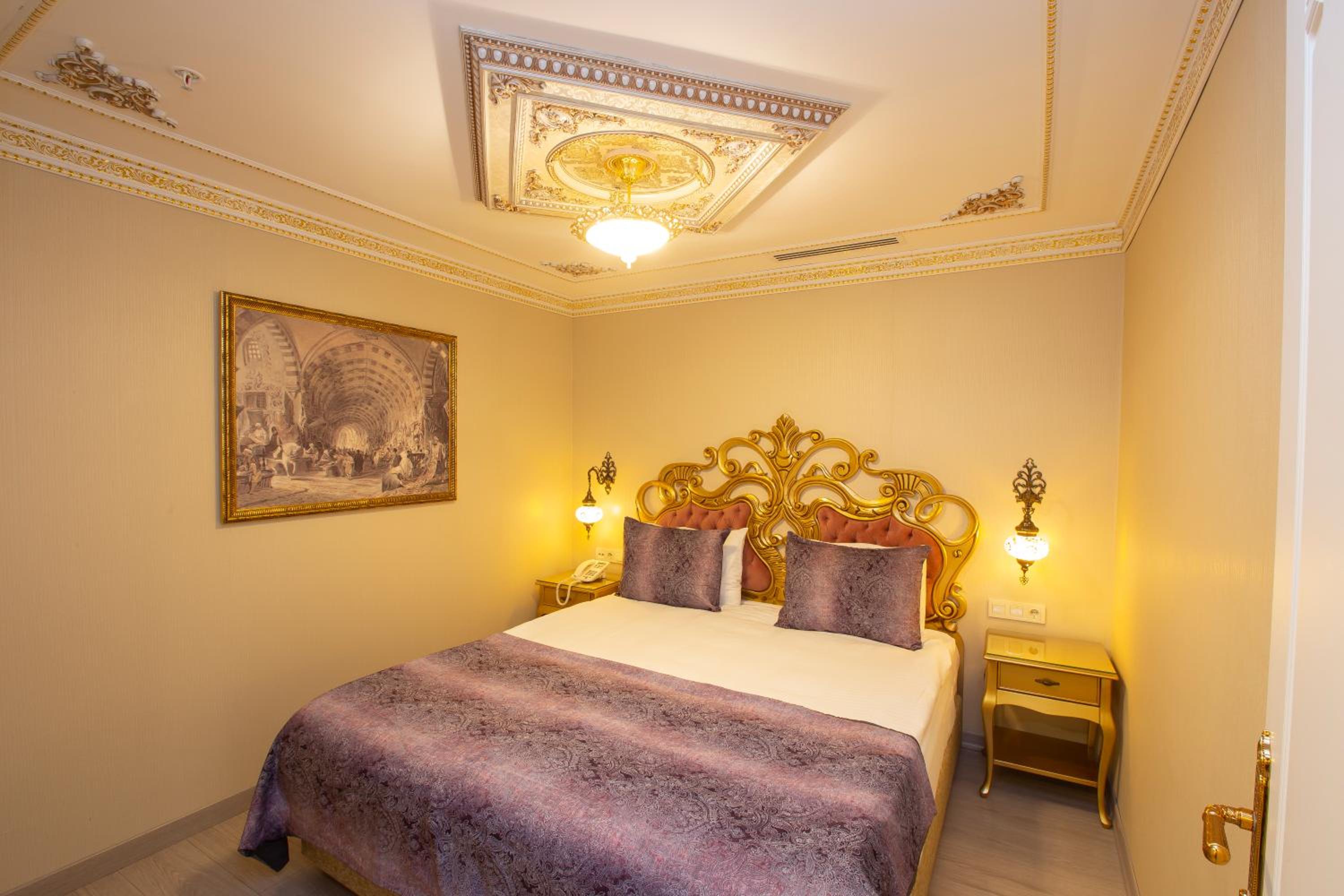 Empire Suite Hotel - Image 57