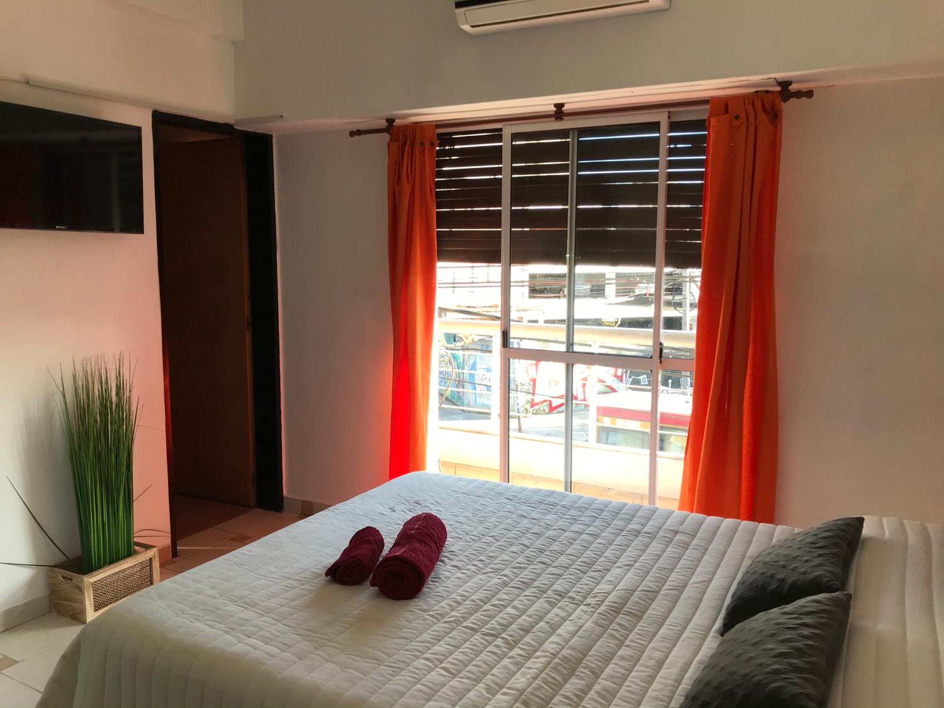 Cares Apartament, Morón, Buenos Aires
