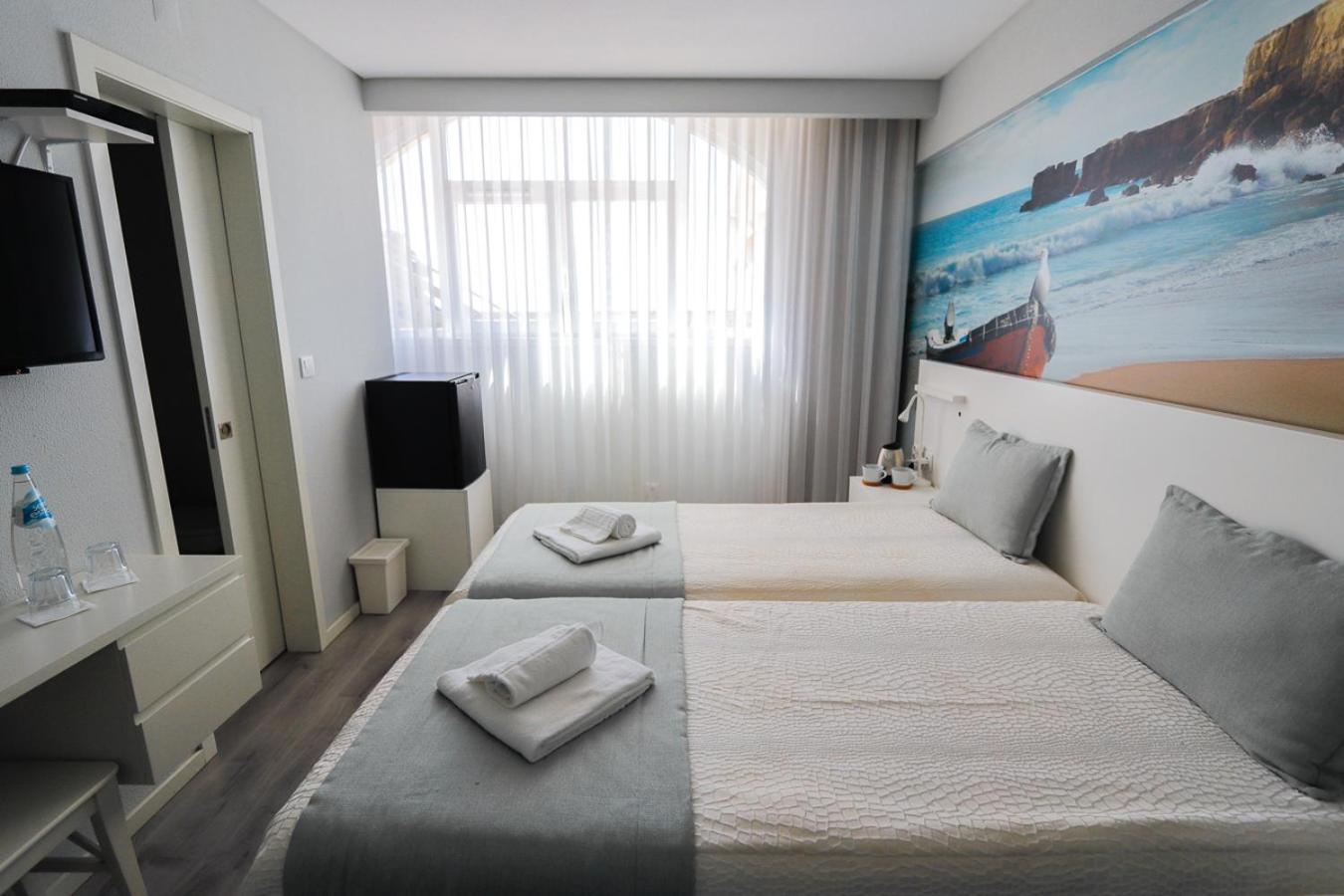 Golden Beach Guest House & Rooftop Bar