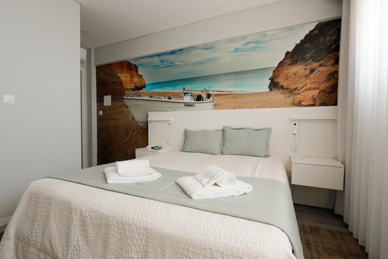 Golden Beach Guest House & Rooftop Bar
