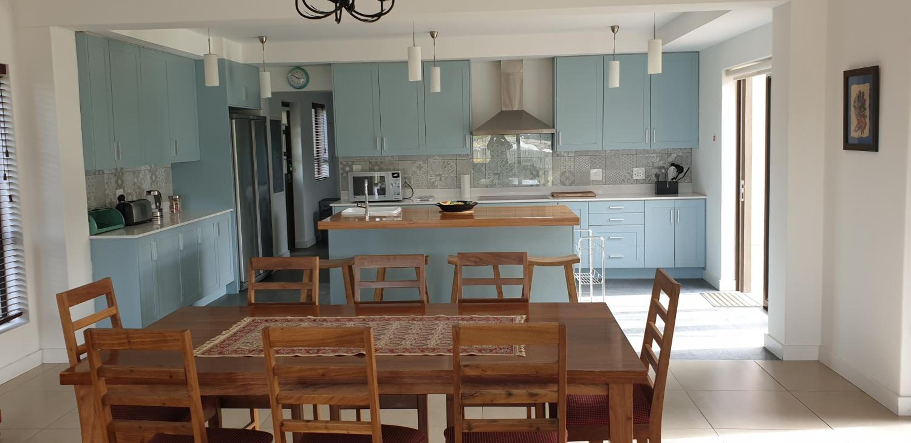 Modern spacious home in heart of Cape Winelands view 5