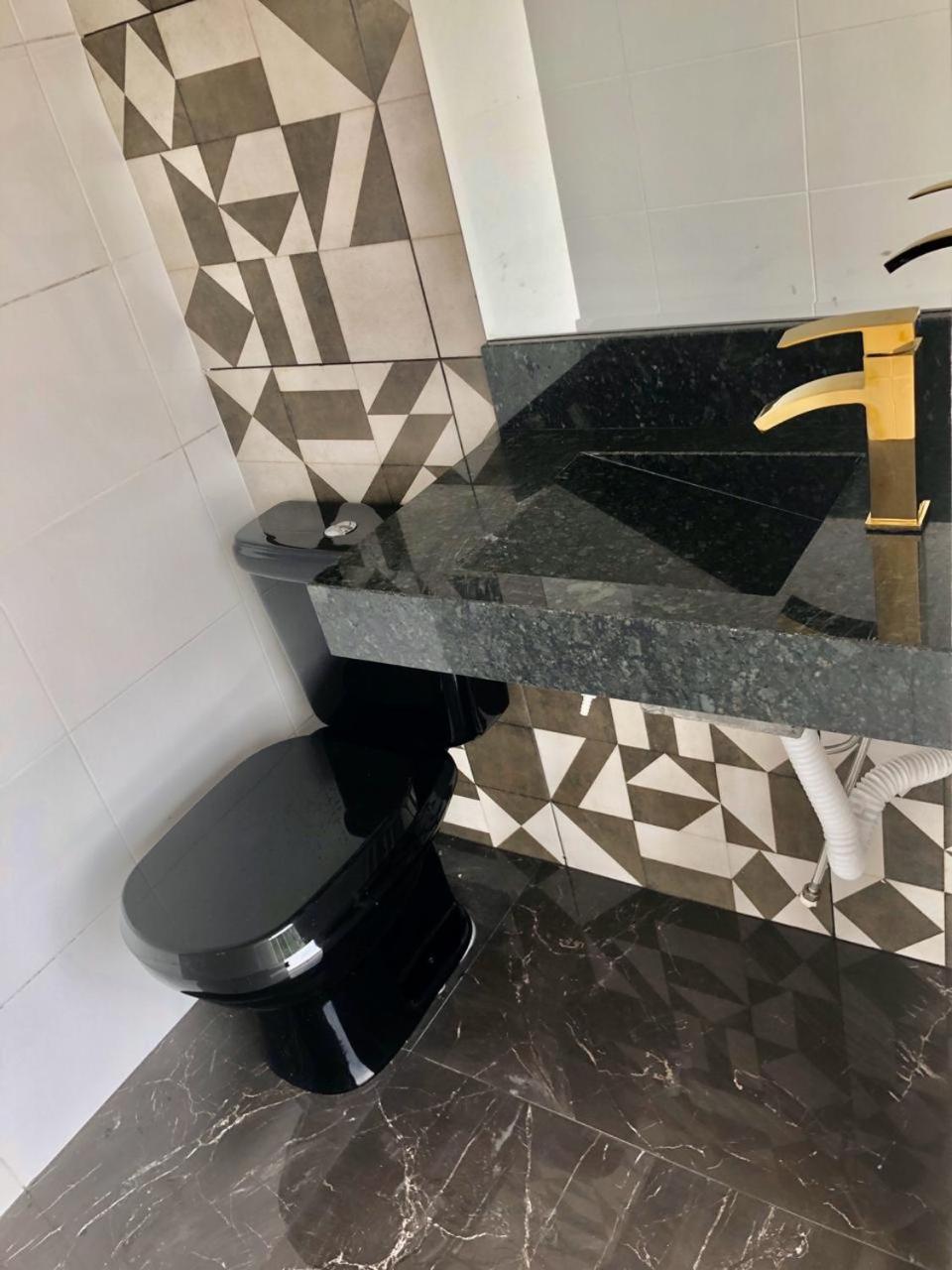 Seu refúgio paradisíaco a apenas 330 metros do mar TUB