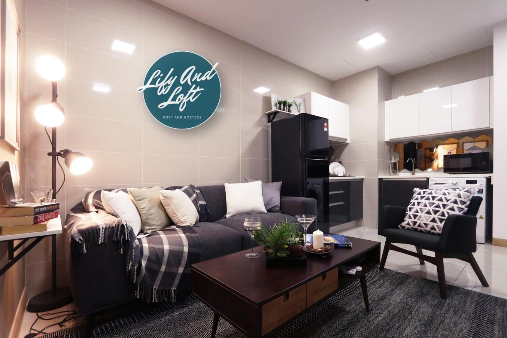 Lily and Loft - KL Gateway Bangsar LRT, WIFI, Netflix