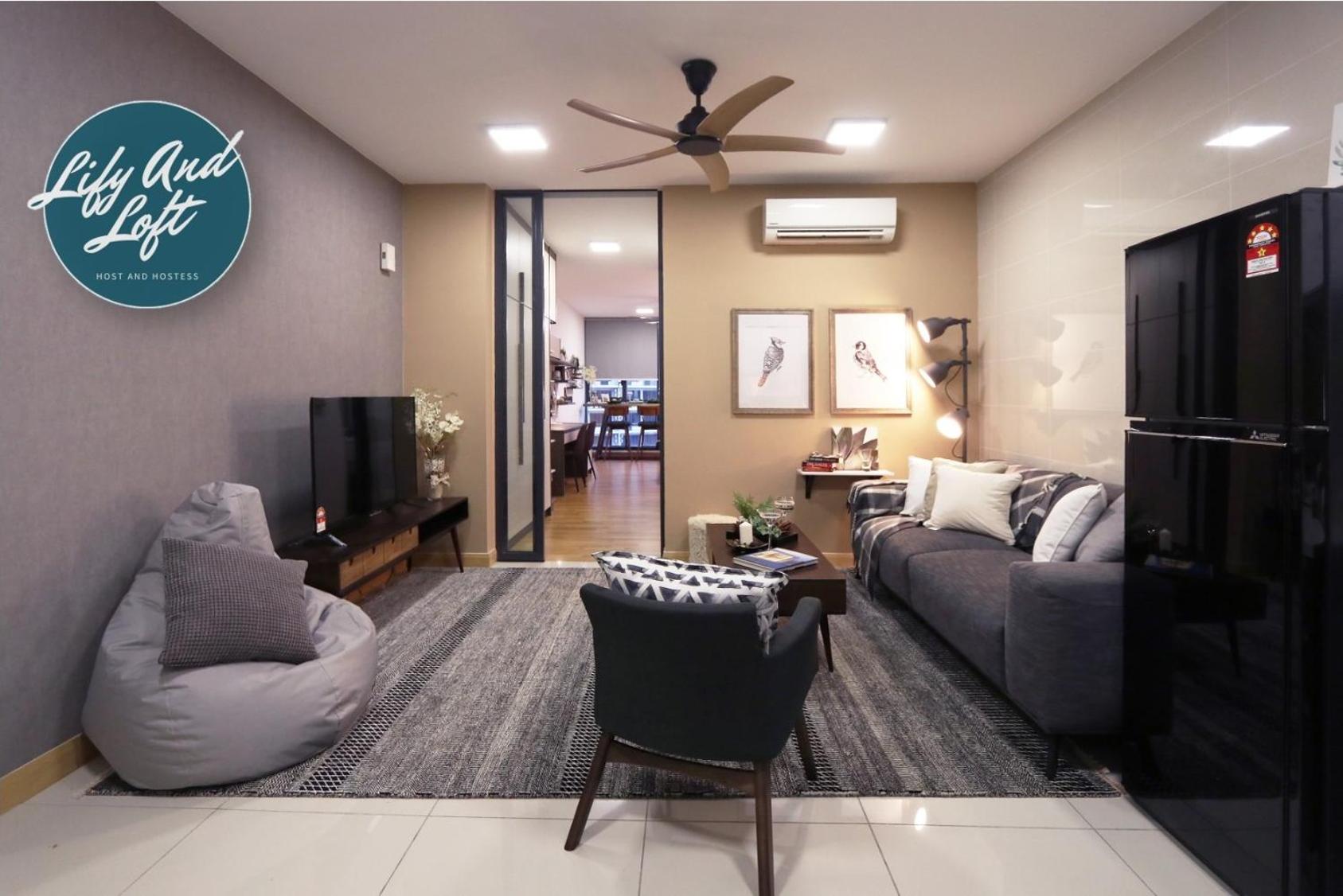 Lily and Loft - KL Gateway Bangsar LRT, WIFI, Netflix