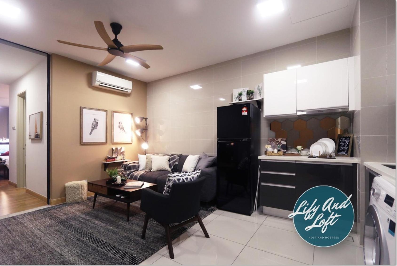 Lily and Loft - KL Gateway Bangsar LRT, WIFI, Netflix