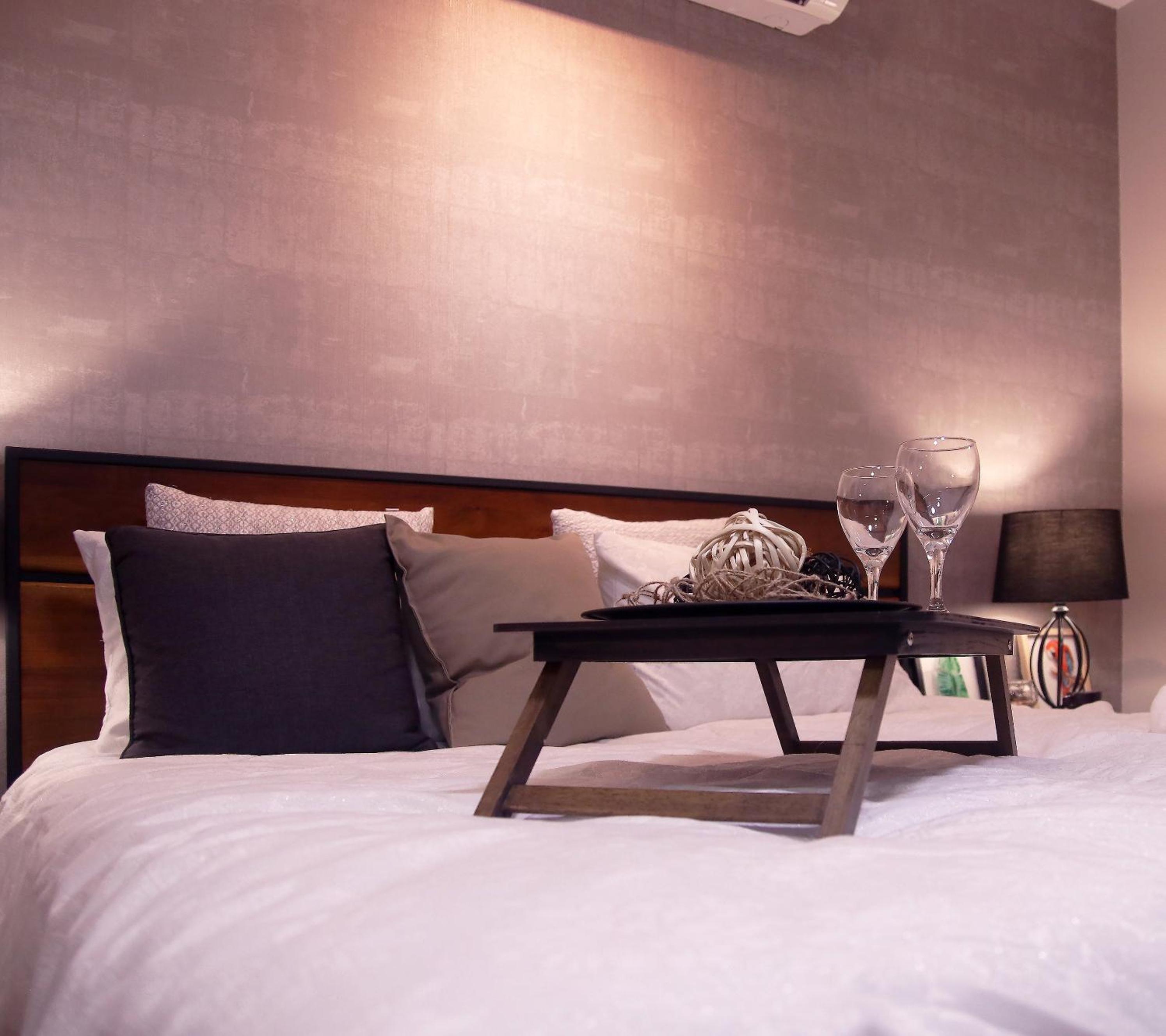 Lily and Loft - KL Gateway Bangsar LRT, WIFI, Netflix