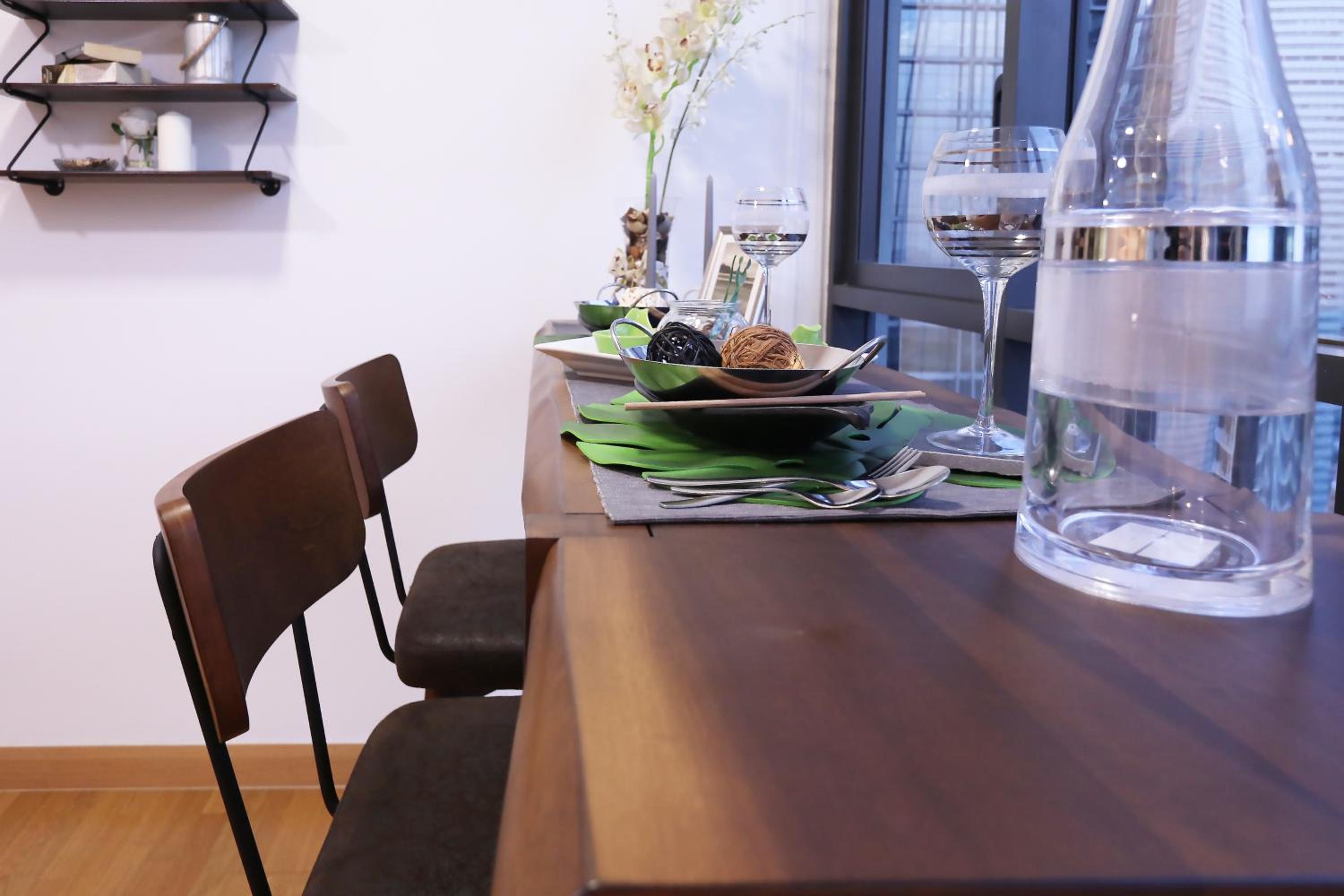 Lily and Loft - KL Gateway Bangsar LRT, WIFI, Netflix