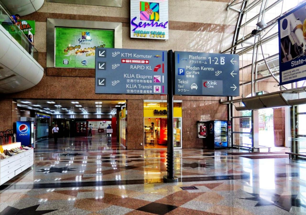 Lily and Loft - KL Gateway Bangsar LRT, WIFI, Netflix
