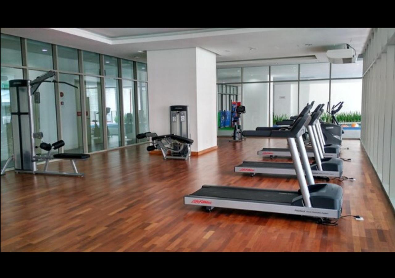 Lily and Loft - KL Gateway Bangsar LRT, WIFI, Netflix