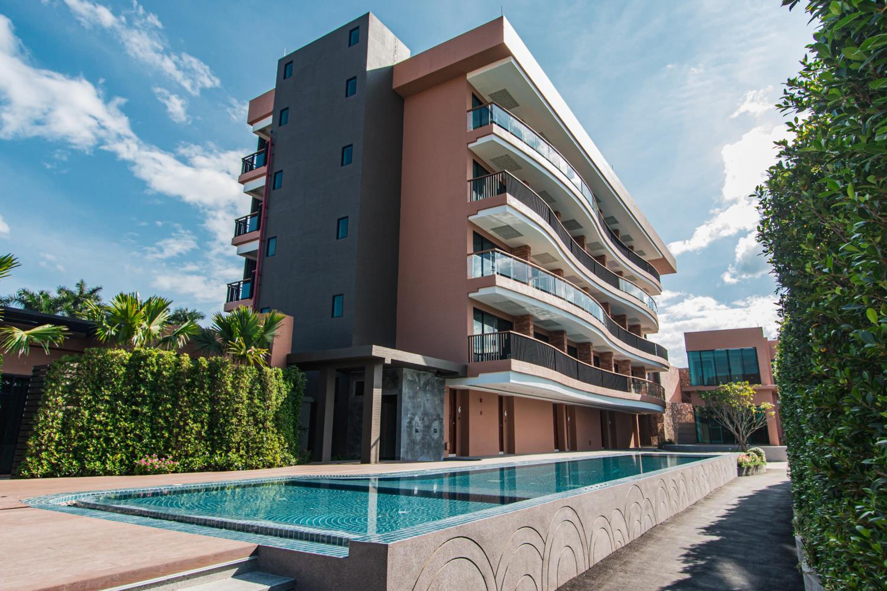 Hotel Rachabhura Hotel - Image 1