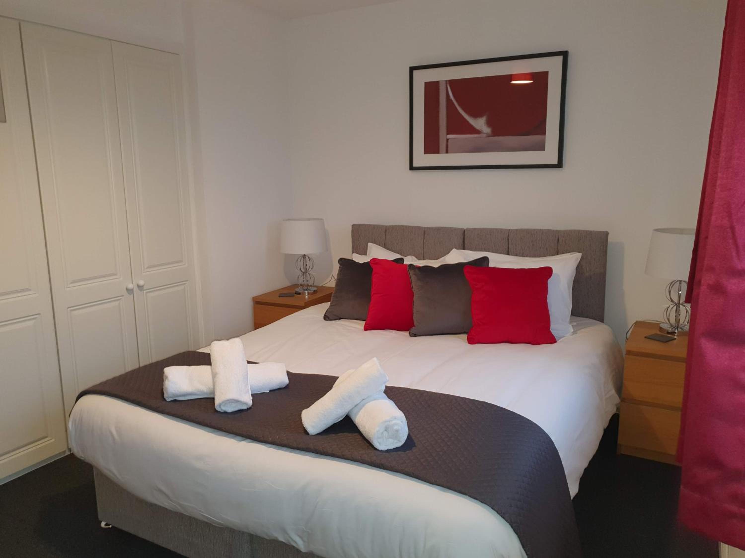 Comfortable and Welcoming Beatrix House by Cliftonvalley Apartments