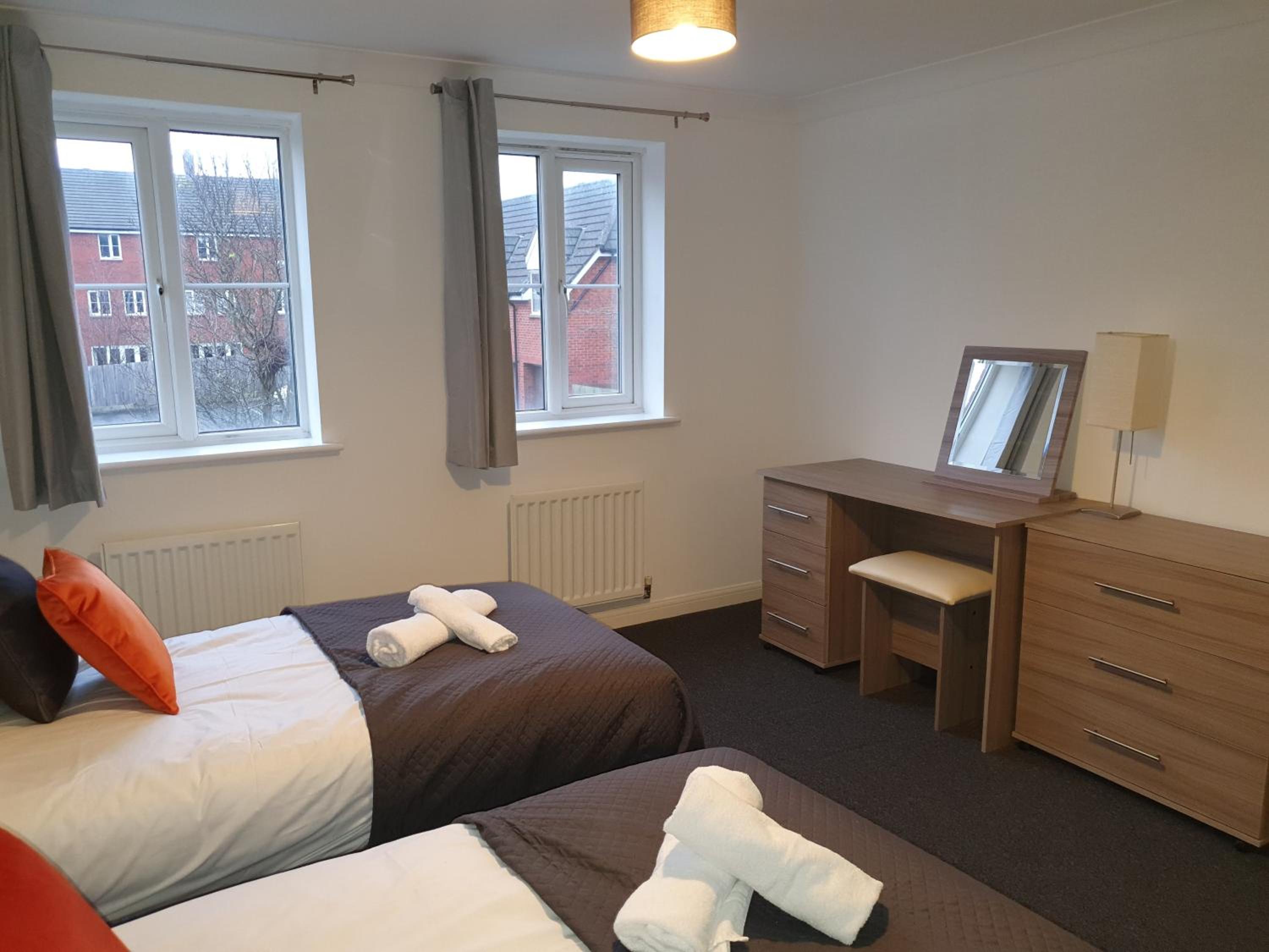 Comfortable and Welcoming Beatrix House by Cliftonvalley Apartments