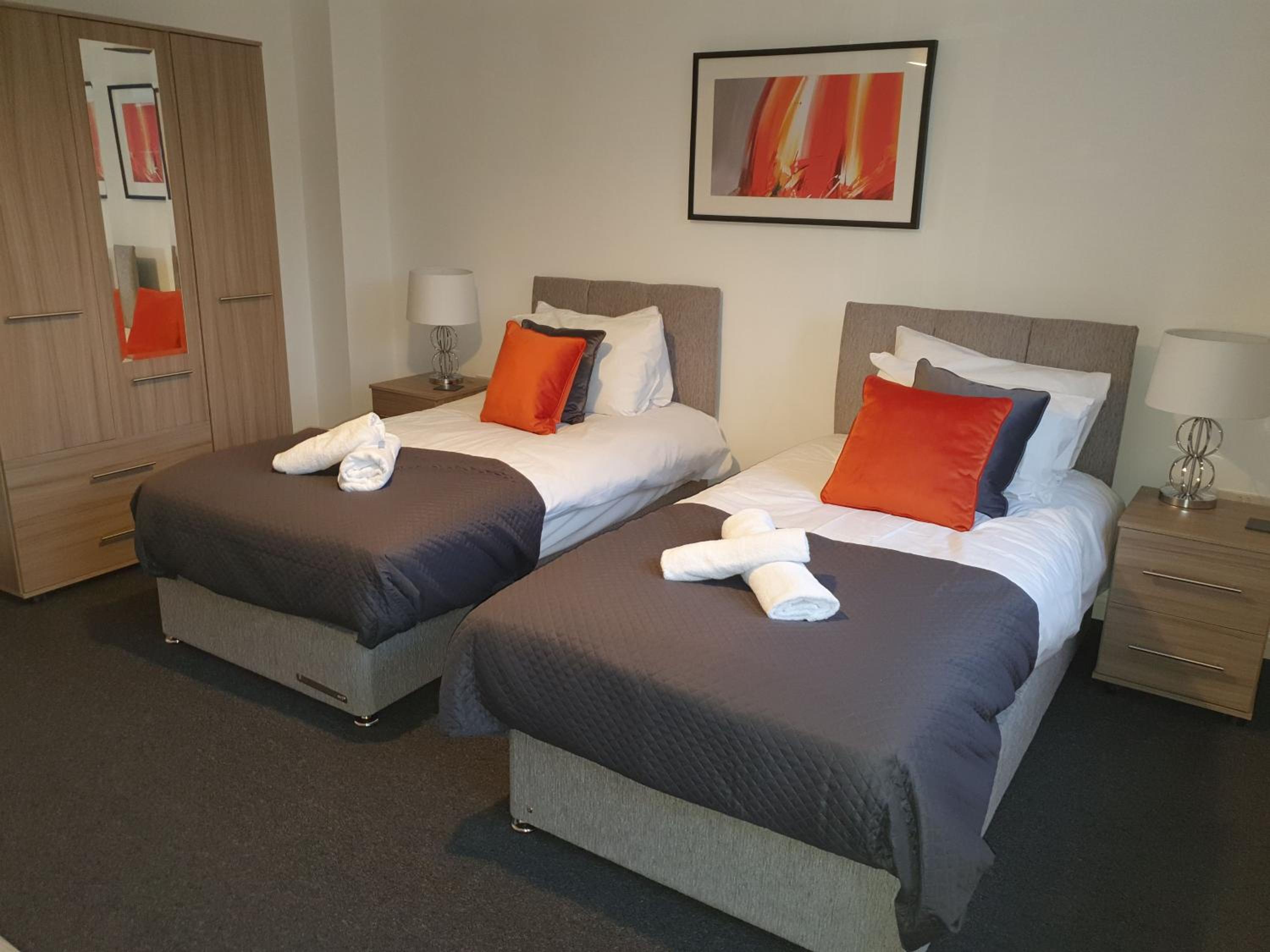 Comfortable and Welcoming Beatrix House by Cliftonvalley Apartments