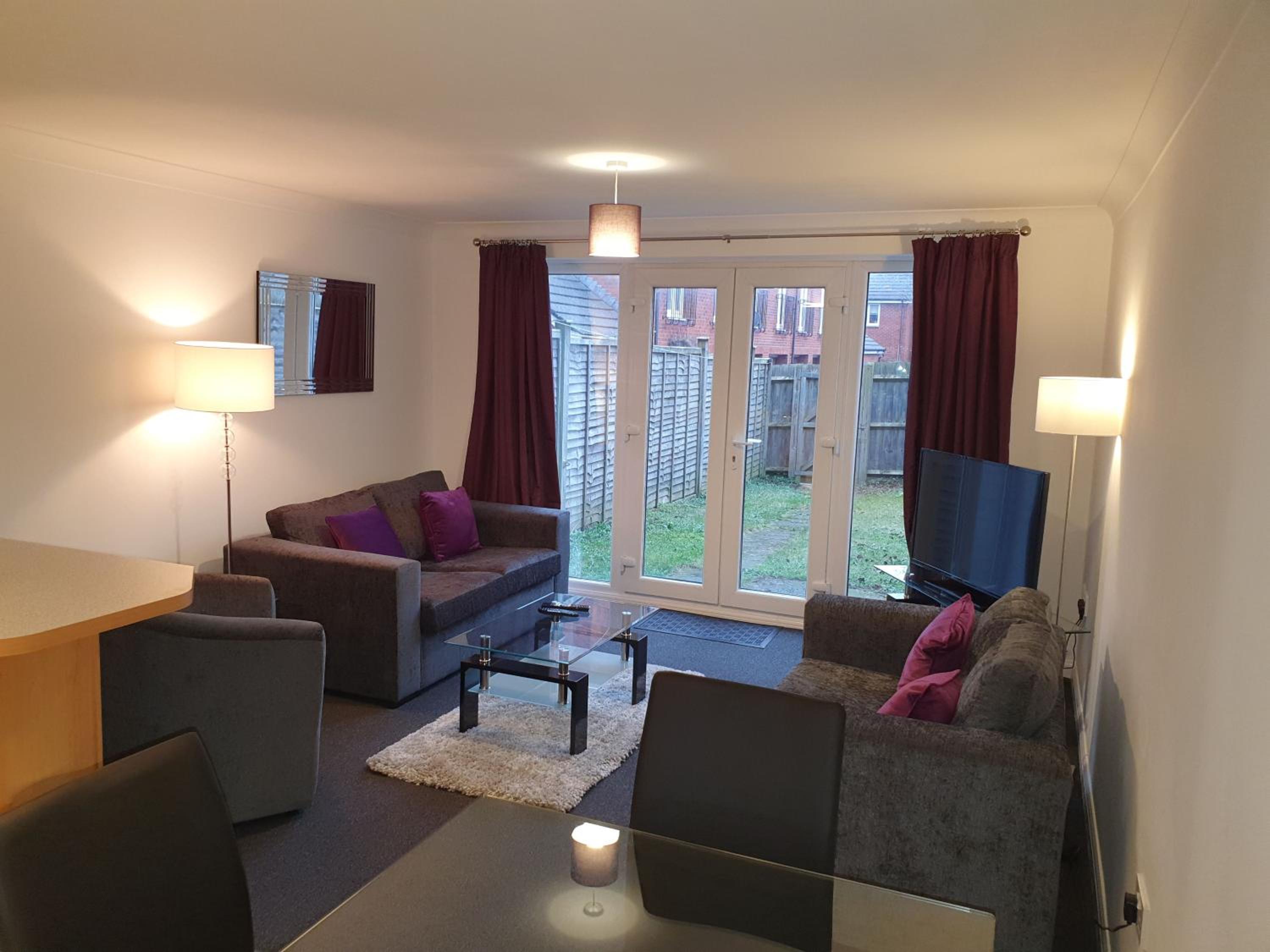 Comfortable and Welcoming Beatrix House by Cliftonvalley Apartments