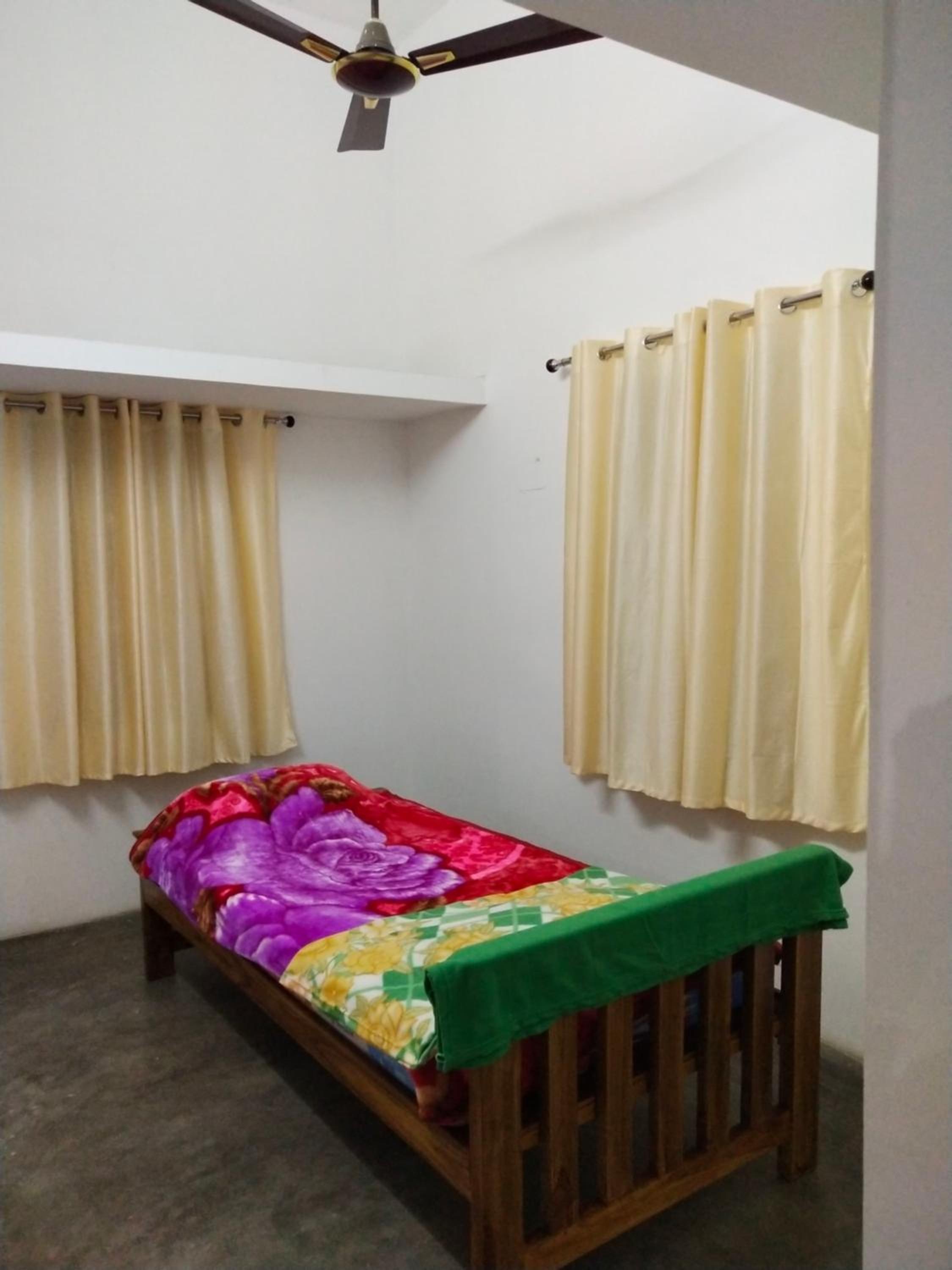 Mayurapriya Inn