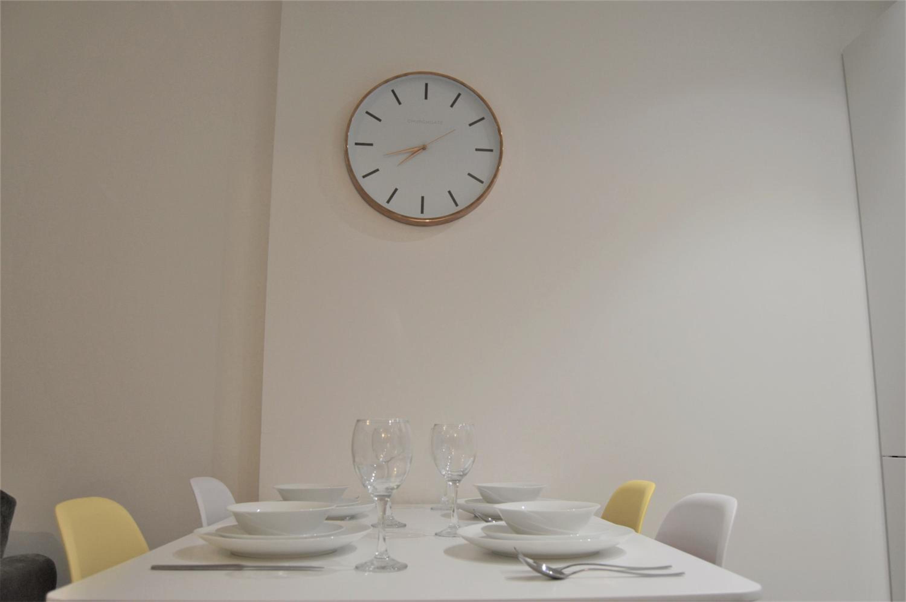 Kiwi 30 - Spacious 2 bed apartment in the city centre - perfect for work or leisure! view 3