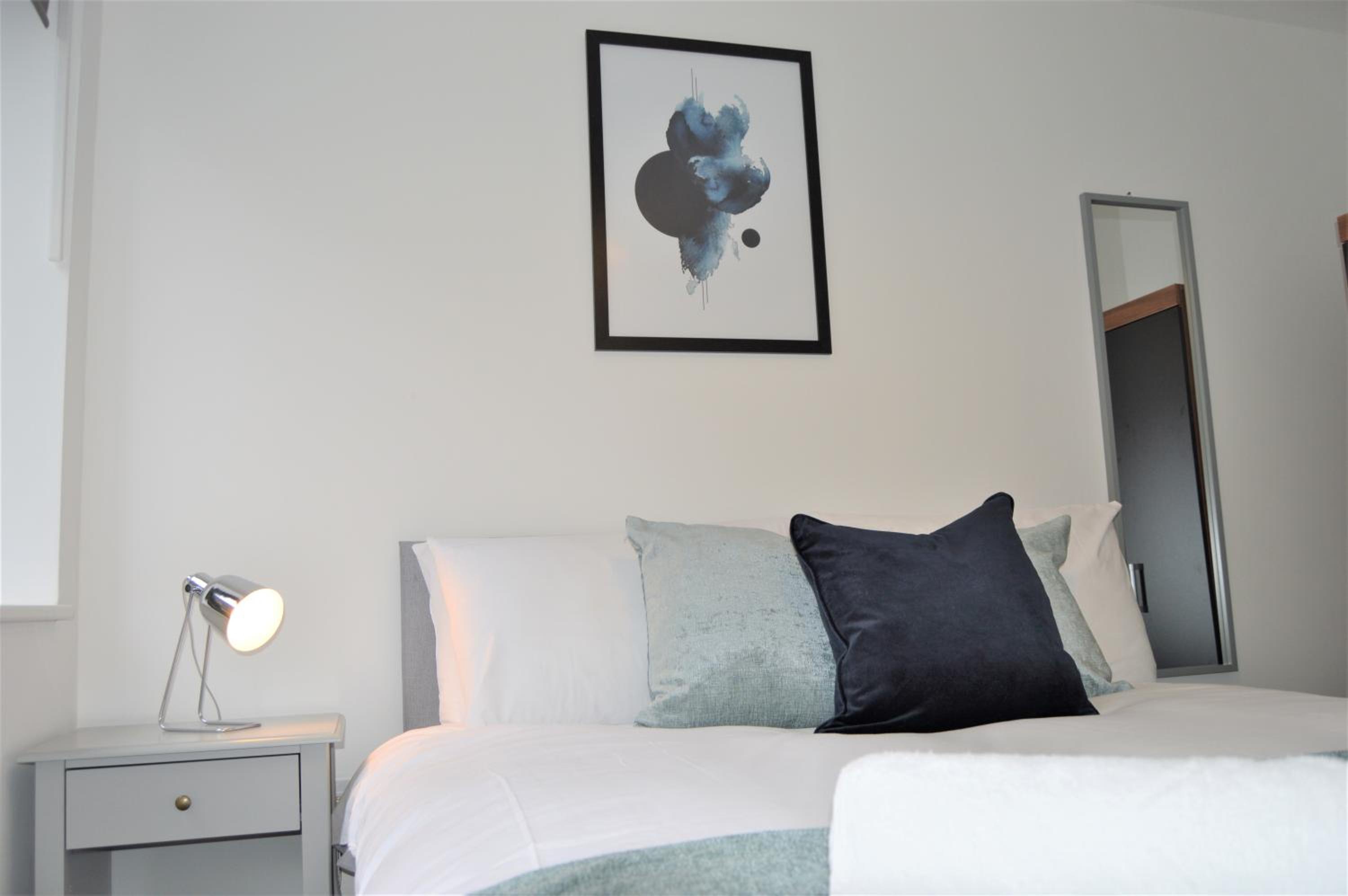 Kiwi 30 - Spacious 2 bed apartment in the city centre - perfect for work or leisure! view 4