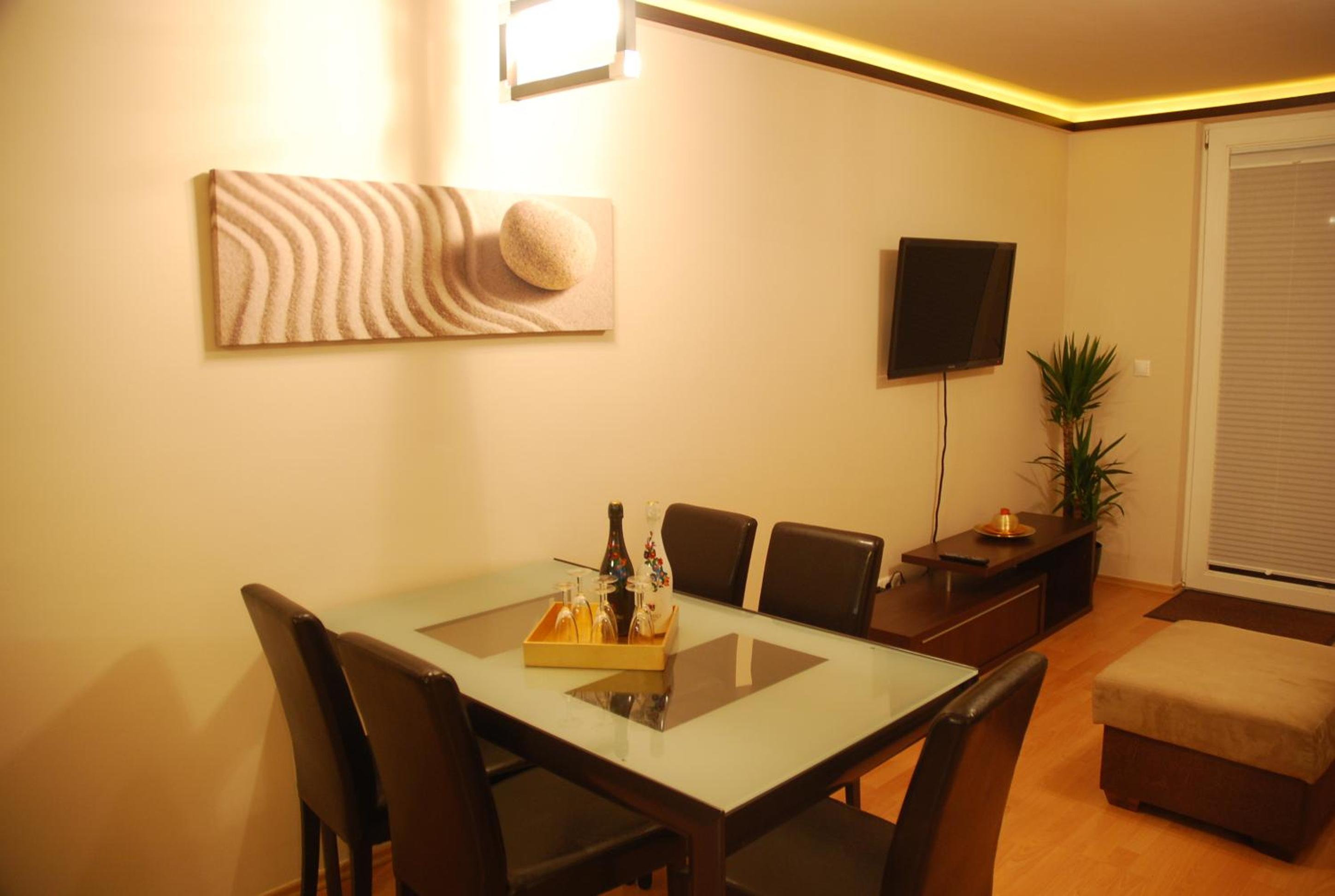 Arpad Bridge Apartments