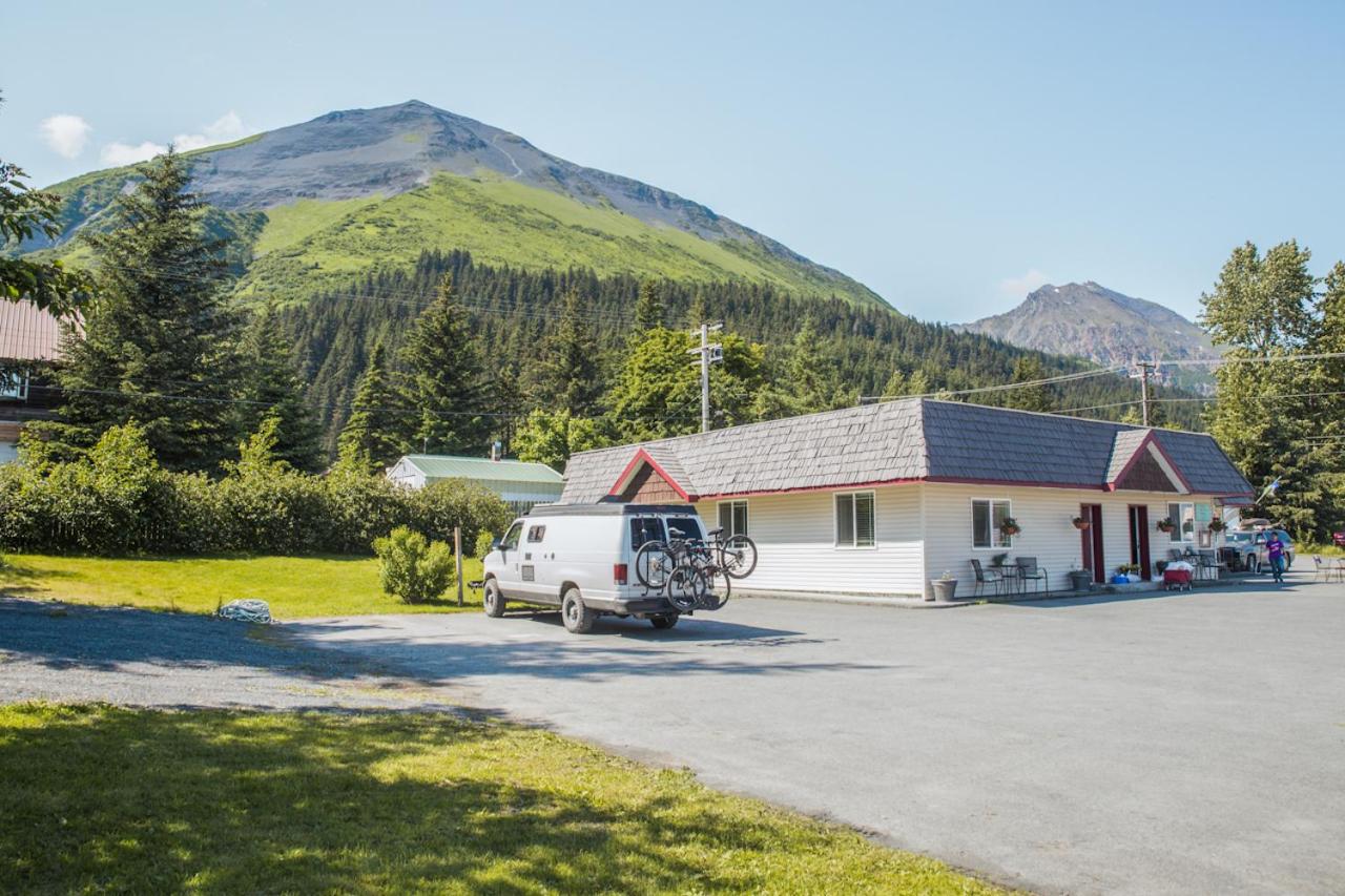 Trailhead Lodging