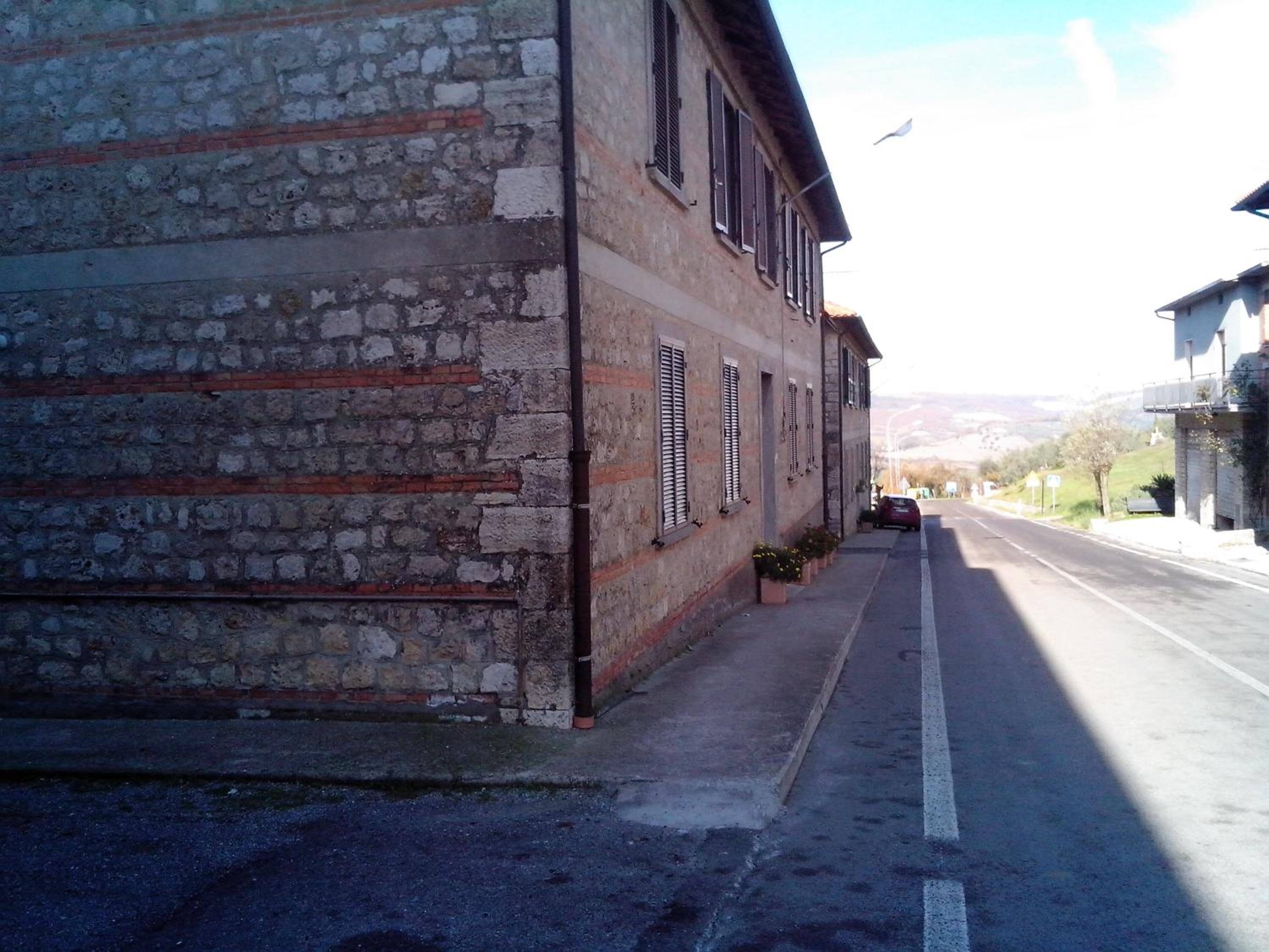 Photo 33