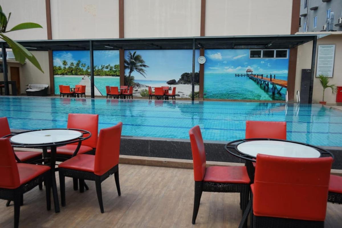 swimming pool