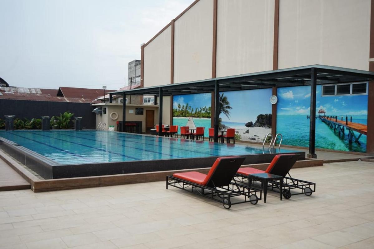 swimming pool