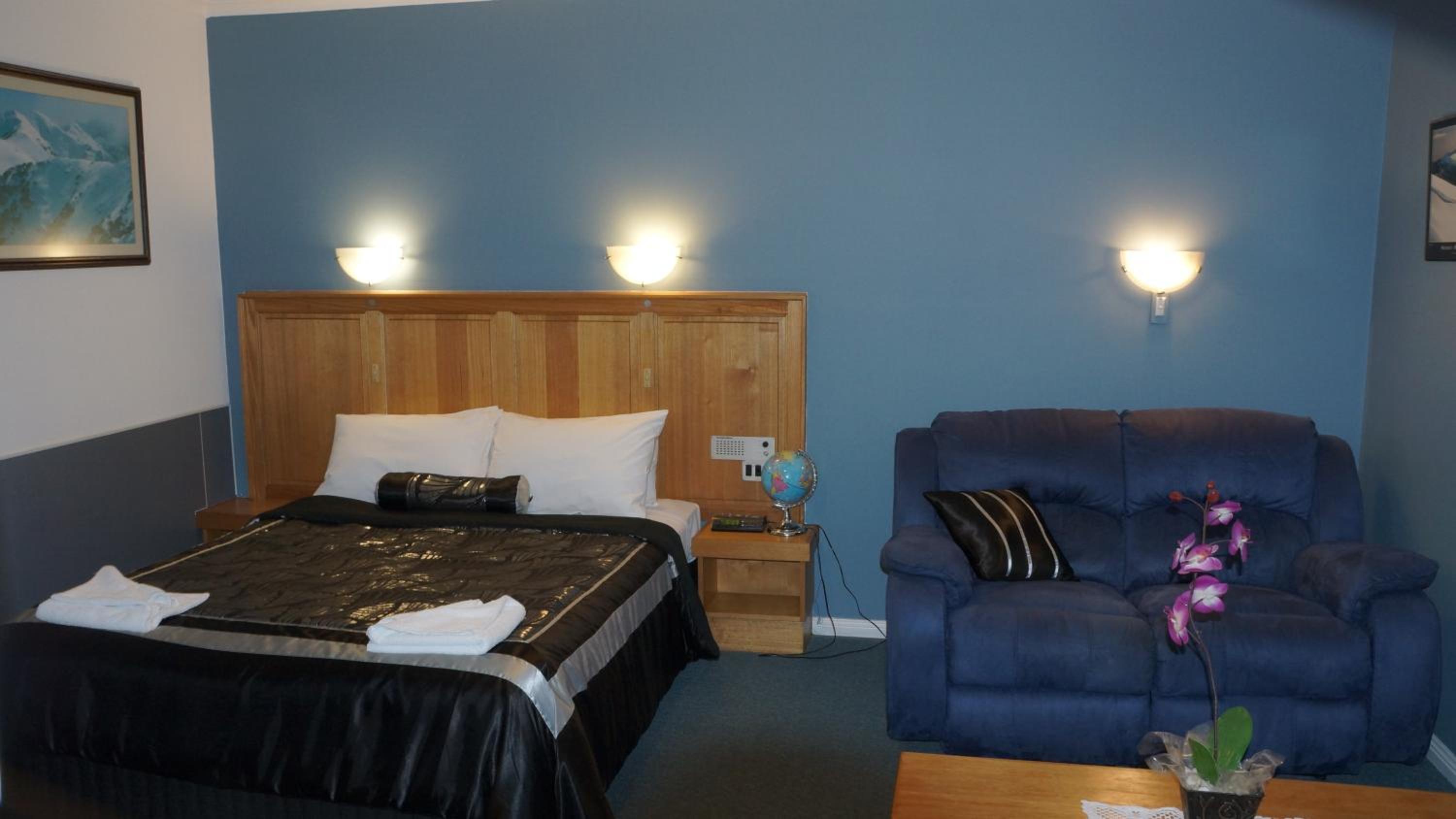 Golden Leaf Motel