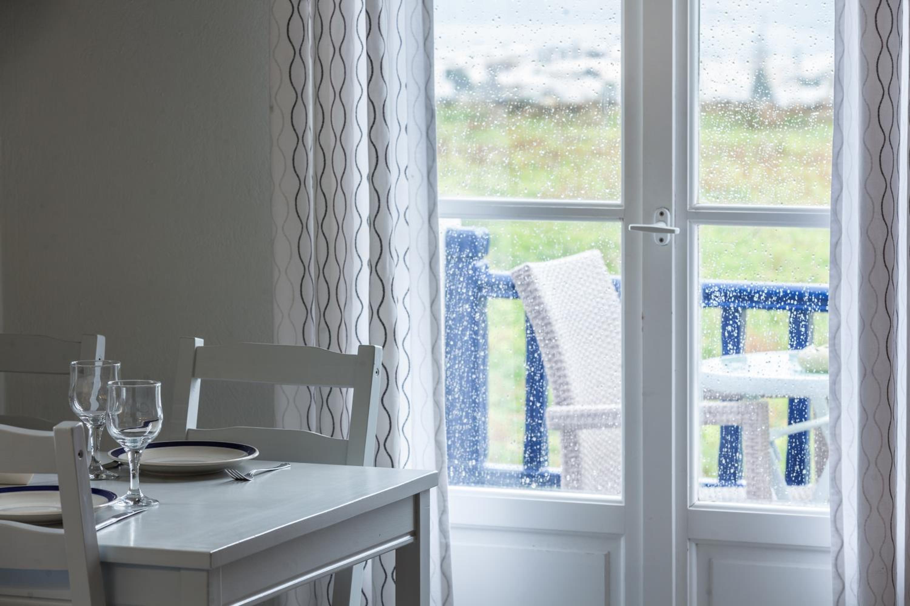 PURE WHITE 1BD house with amazing Sea Views in Naousa photo 3