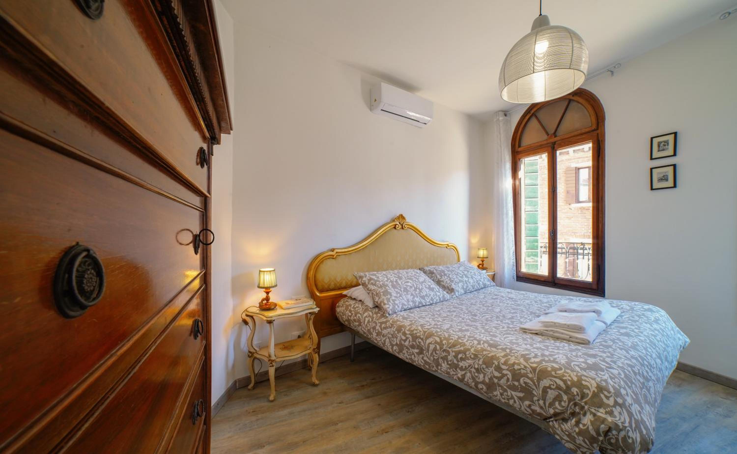 Amorucci House