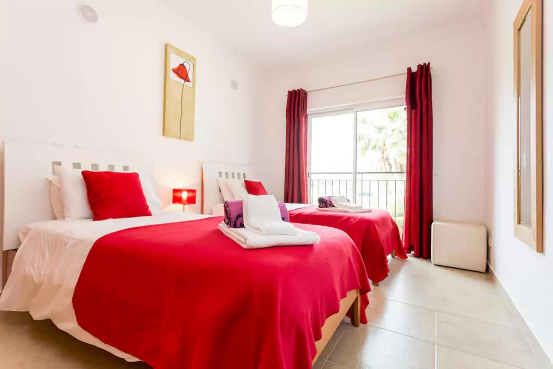 Spacious Apartment with Huge Terrace and Swimming Pool