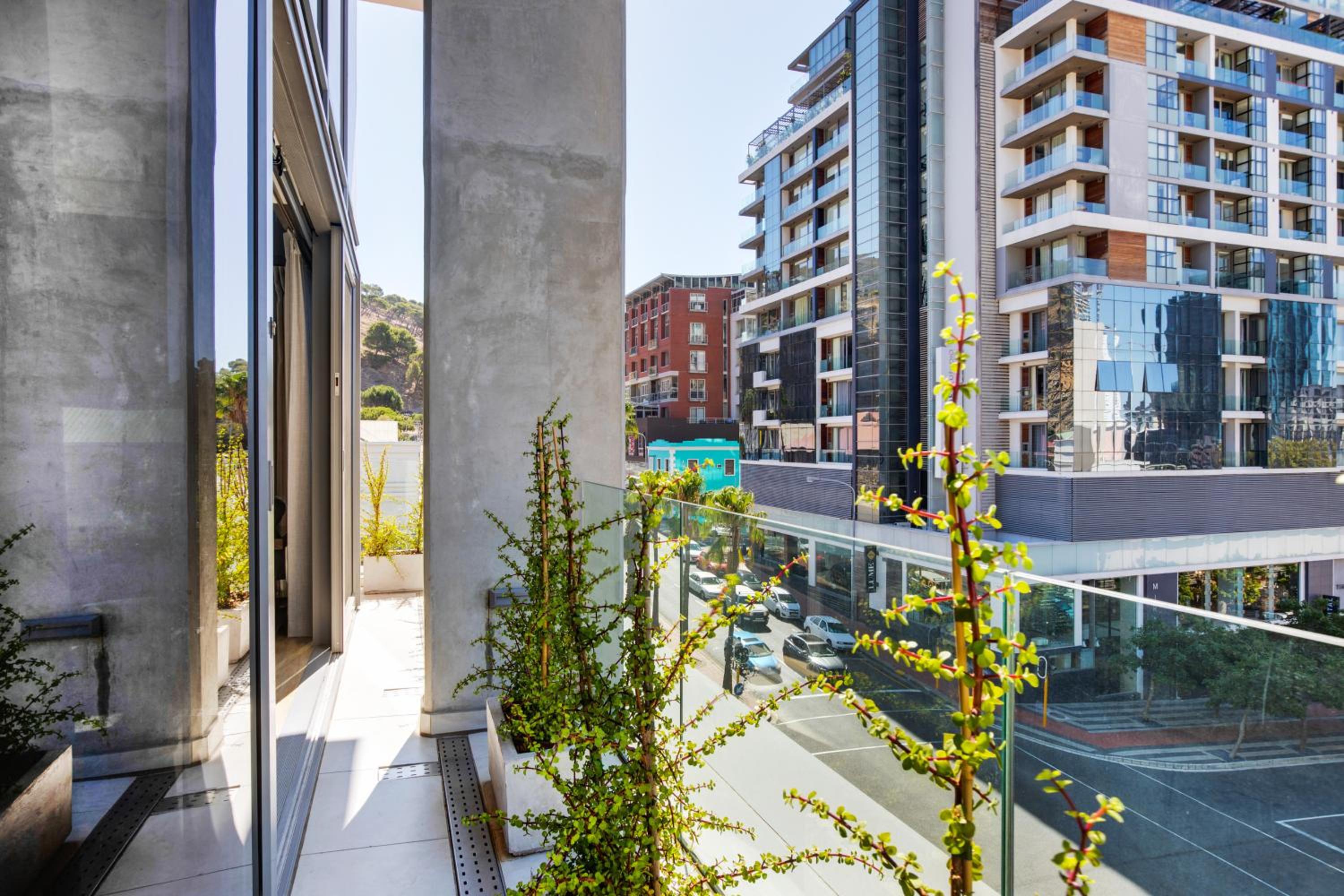 Always-Power Luxury De Waterkant Loft Retreat view 2