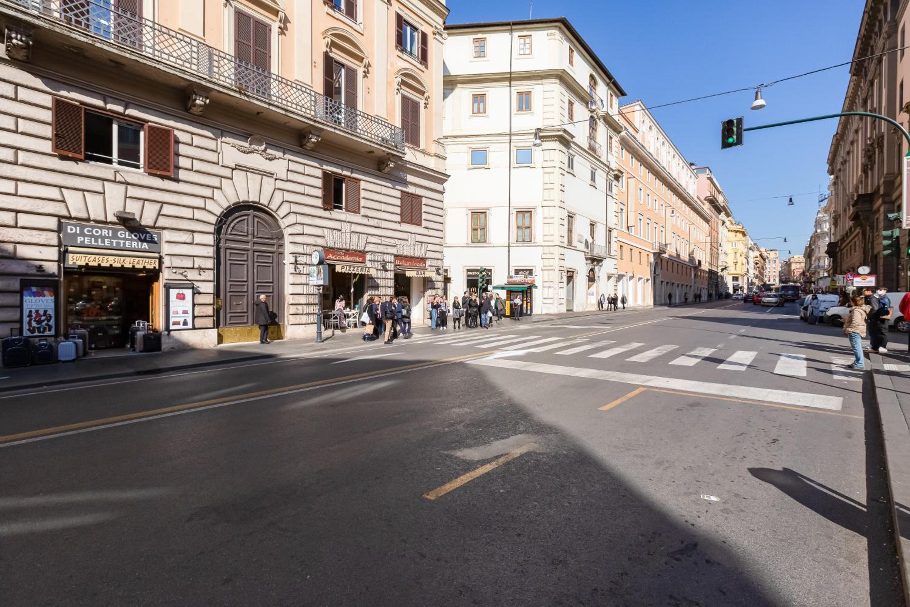 TREVI FOUNTAIN Deluxe - Your Italian Holidays