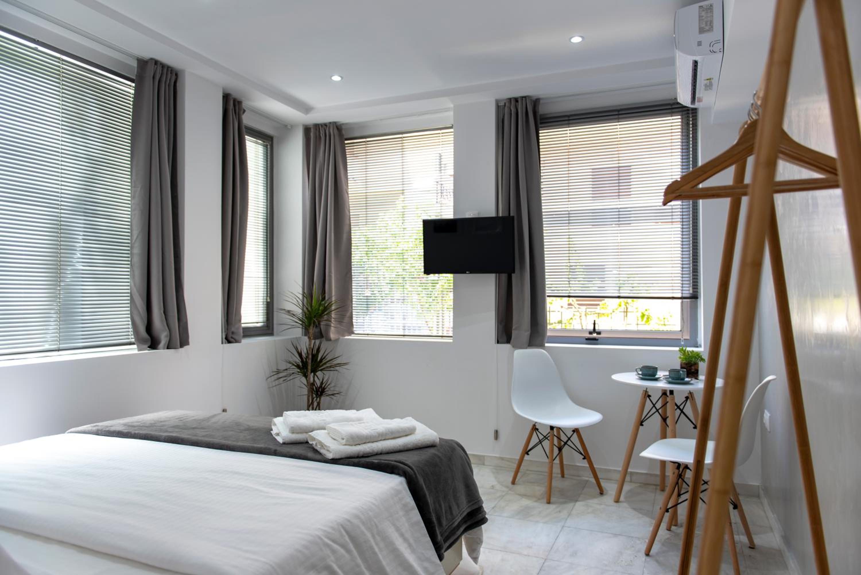Bright Eco Studios by GHH