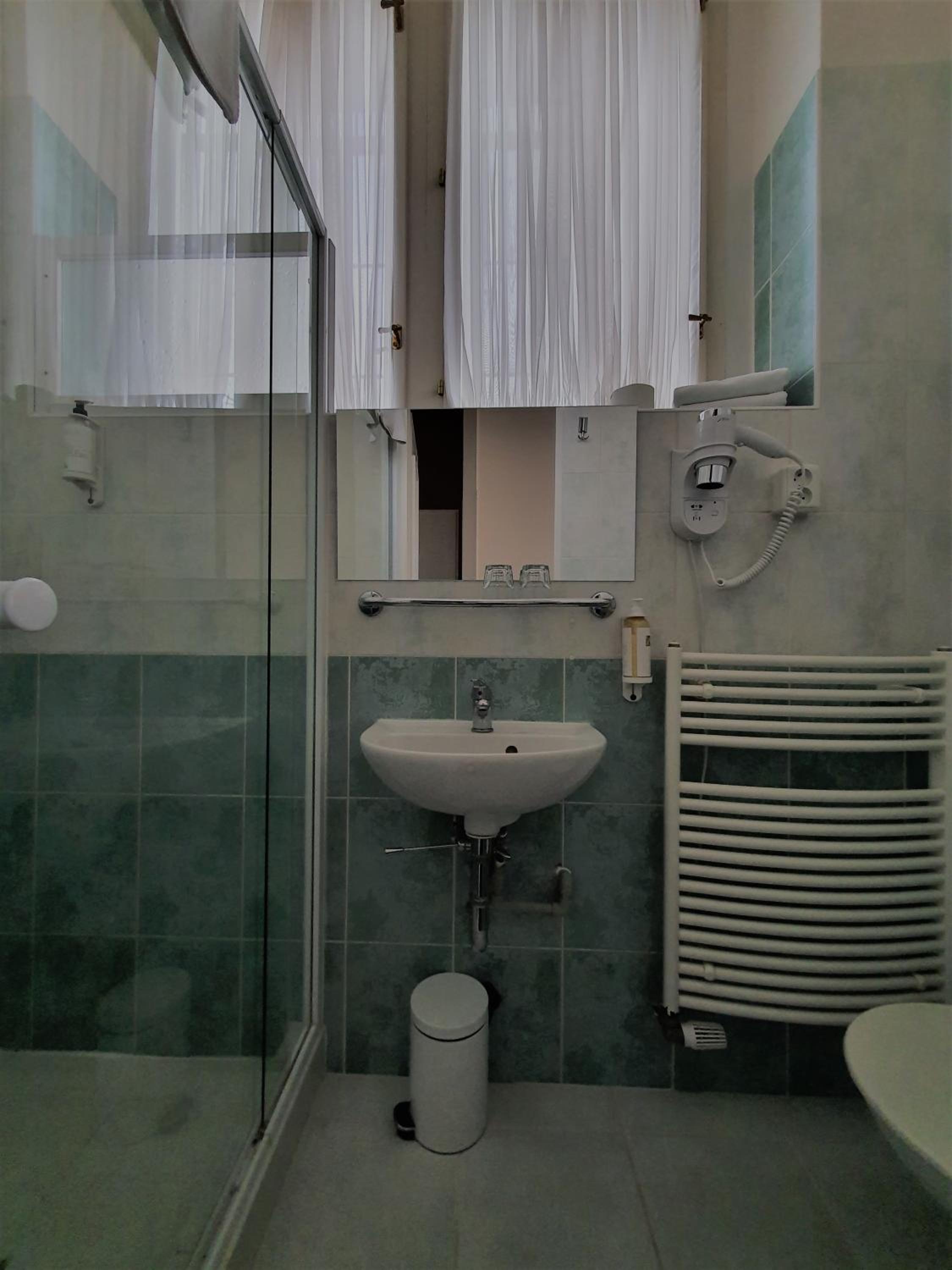 Residence Dykova - former Pension Jana, Domov Mládeže