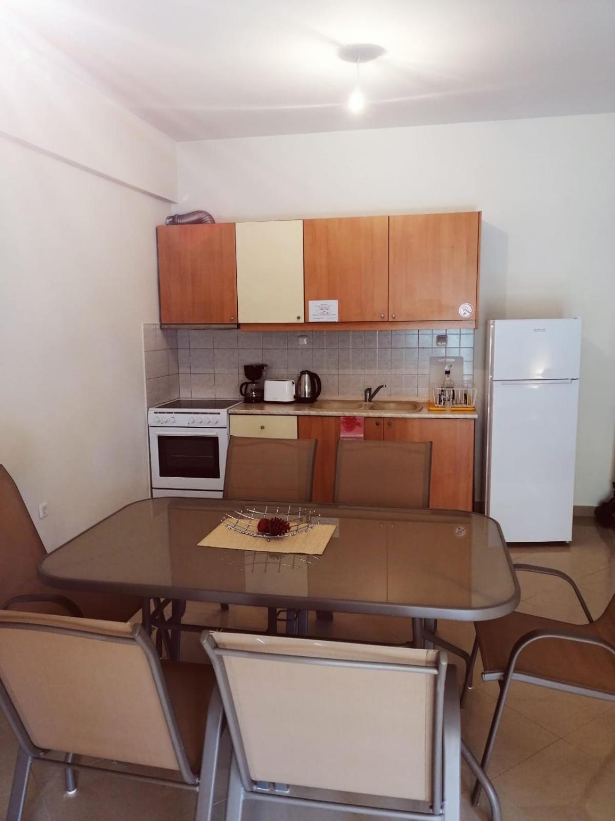 Apartment by the beach - Nei Epivates view 4