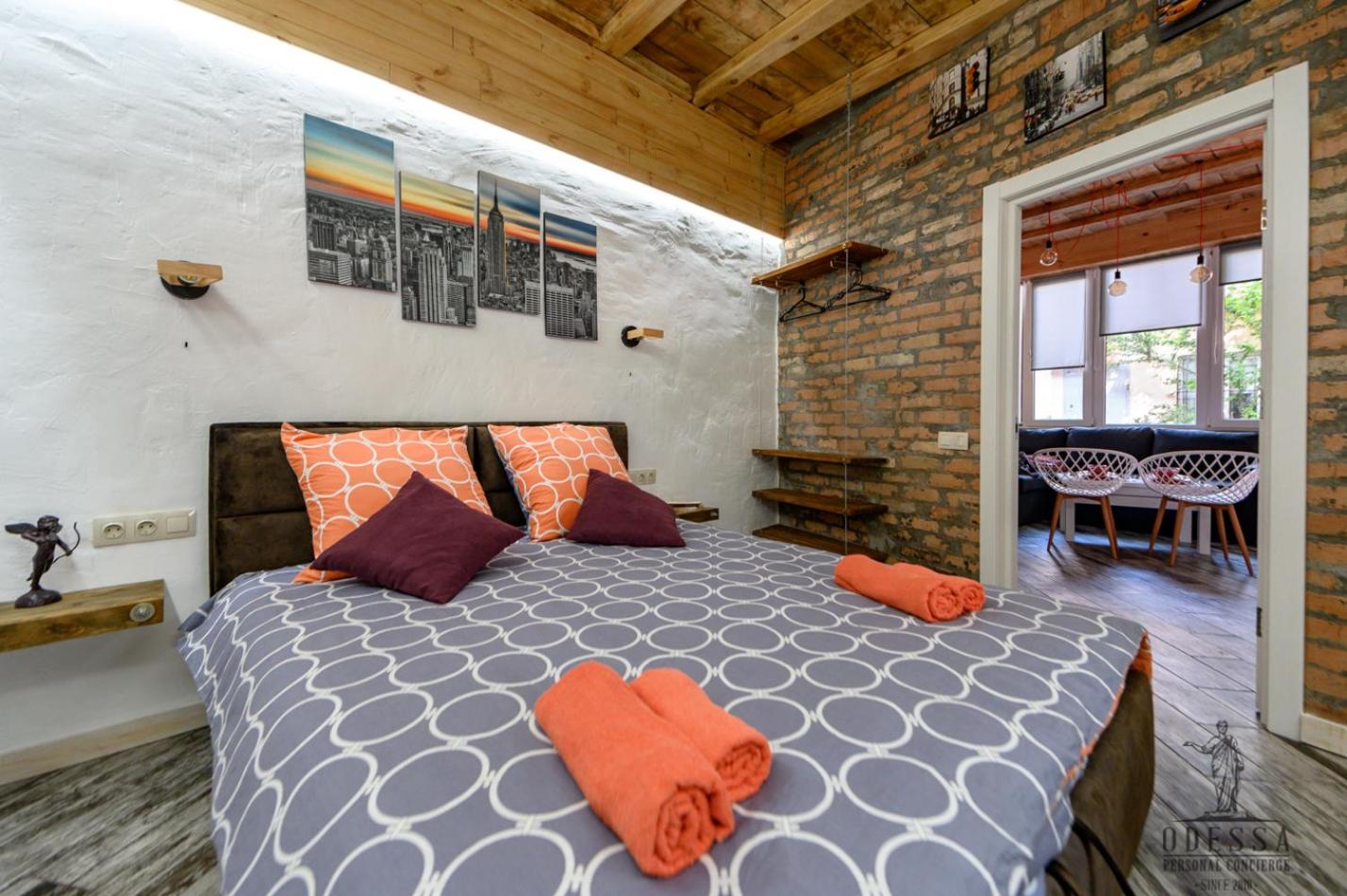New loft-style house in city center view 2
