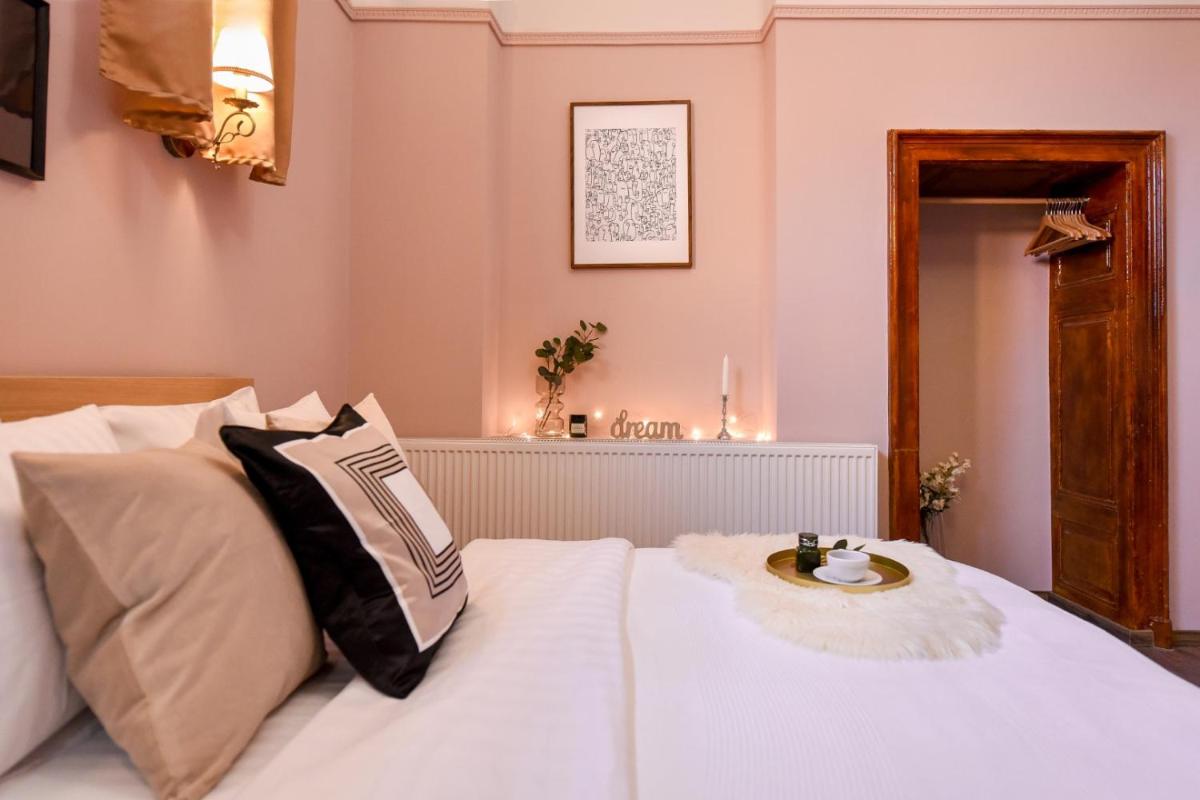 LE PETIT & COSY - BEST LOCATION Old Town & Quiet view 3