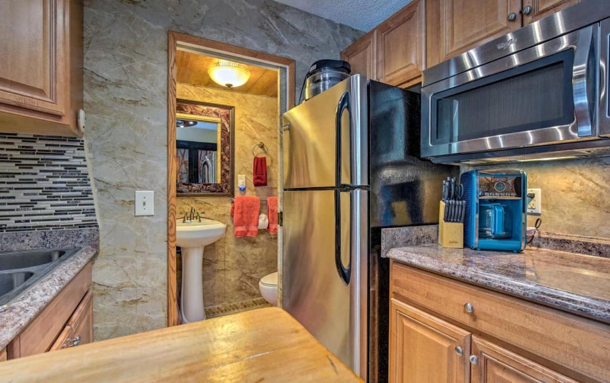 BOOK CHRISTMAS AND WINTER DATES HERE - ISLANDER CoNDOS