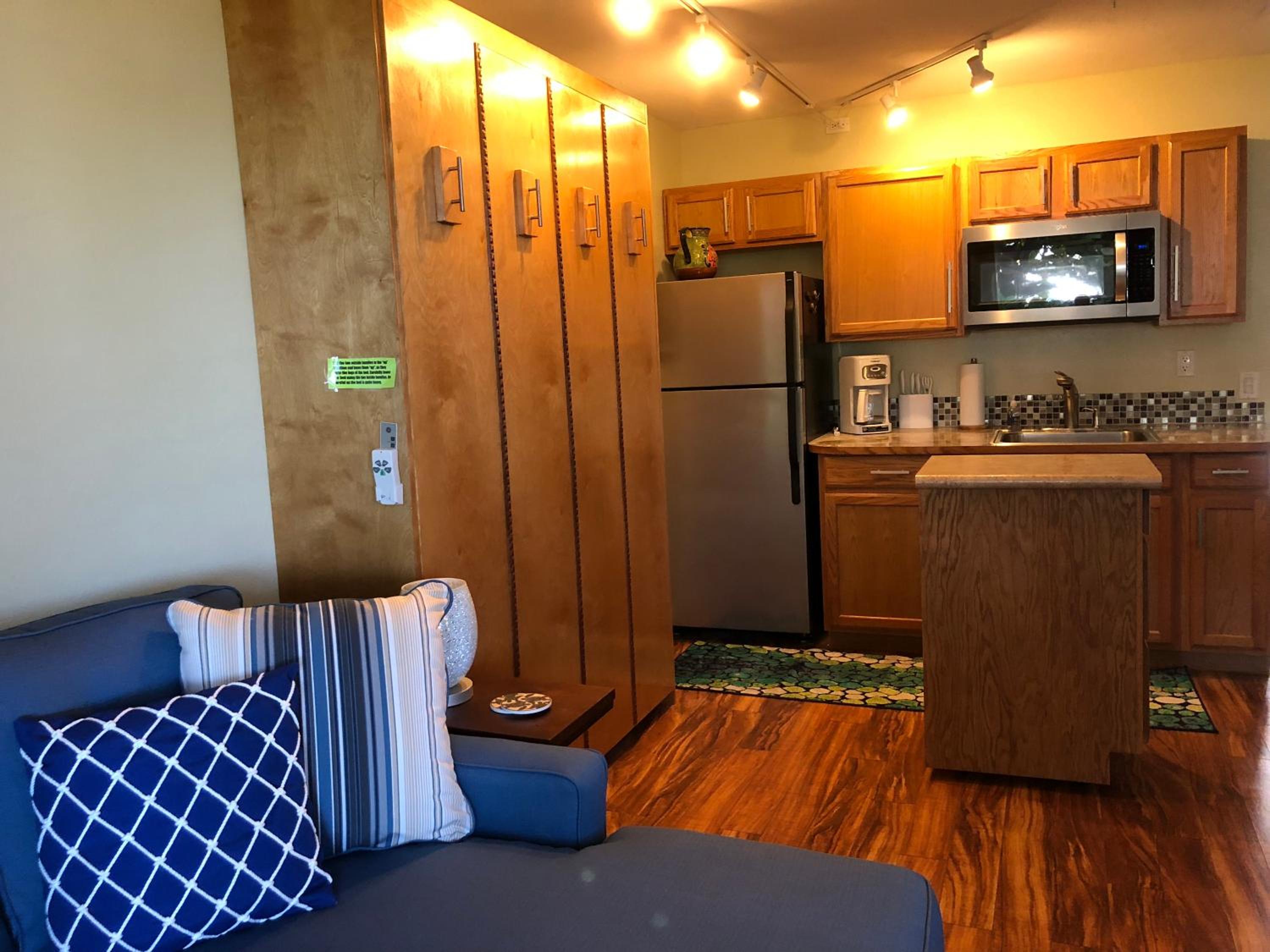BOOK CHRISTMAS AND WINTER DATES HERE - ISLANDER CoNDOS