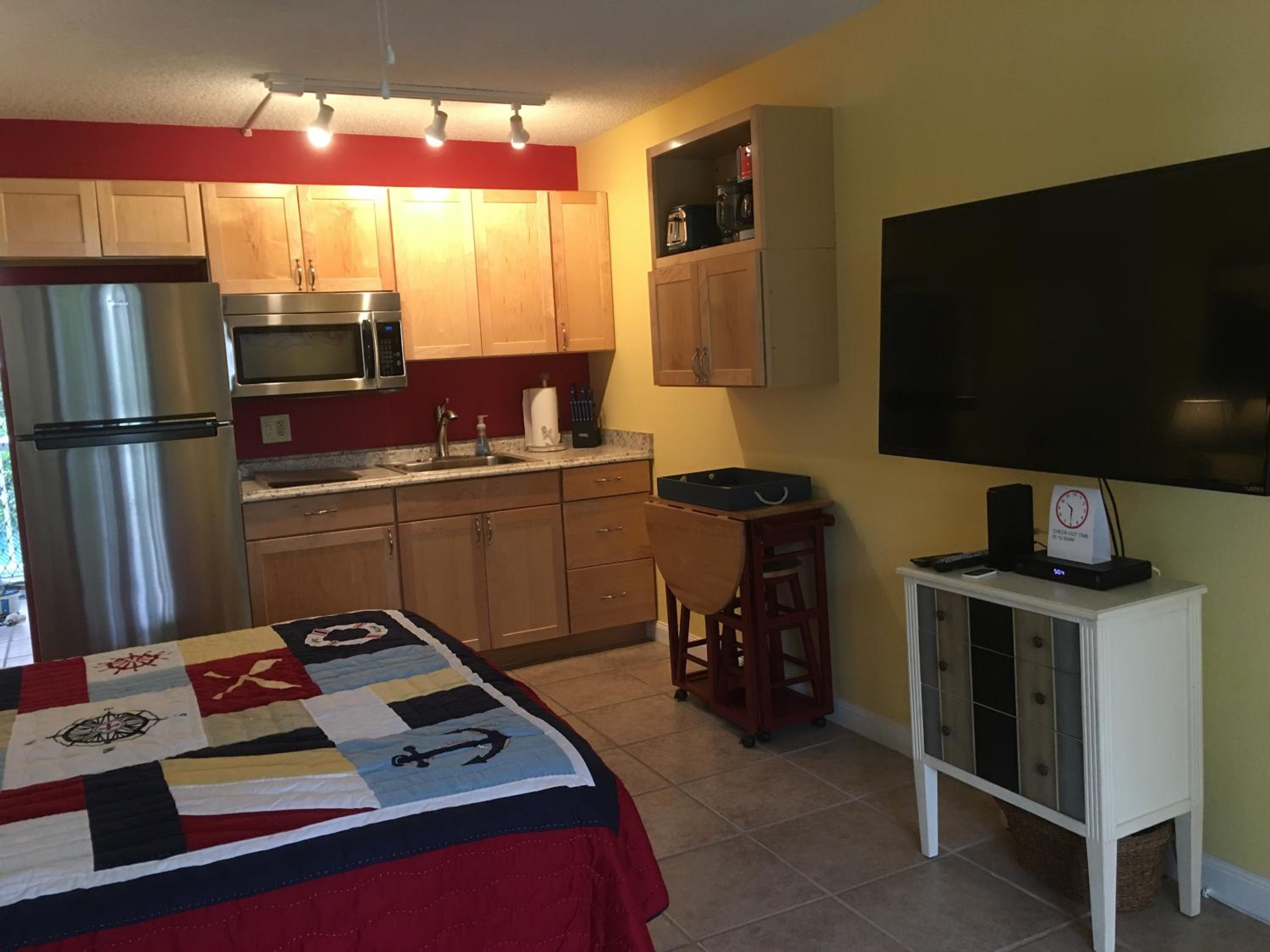 BOOK CHRISTMAS AND WINTER DATES HERE - ISLANDER CoNDOS