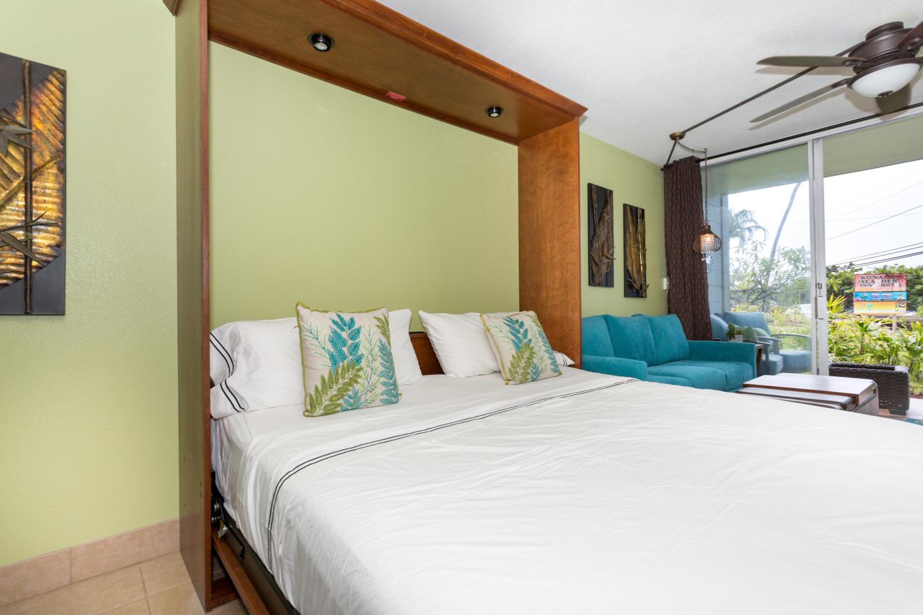 BOOK CHRISTMAS AND WINTER DATES HERE - ISLANDER CoNDOS