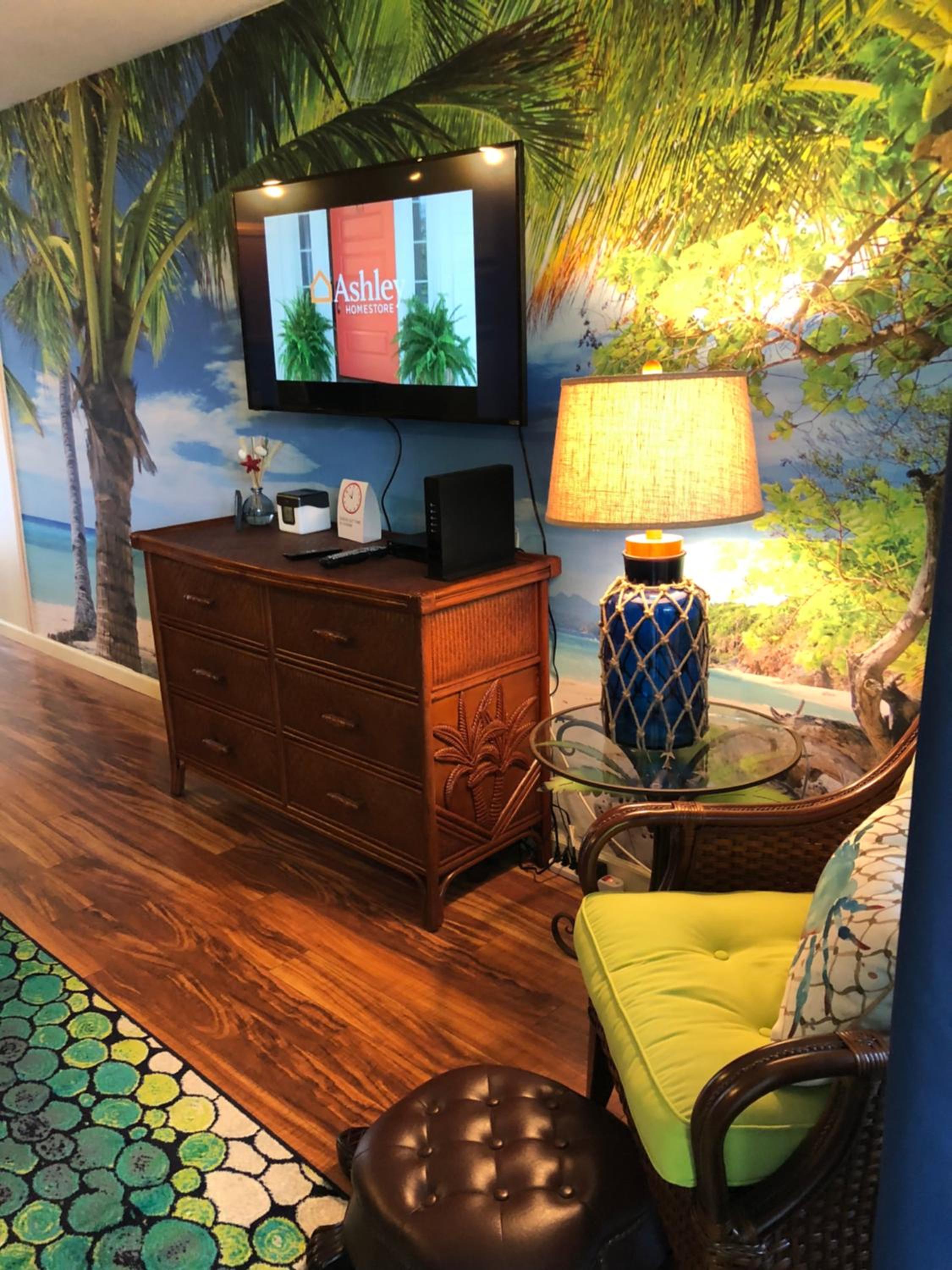 BOOK CHRISTMAS AND WINTER DATES HERE - ISLANDER CoNDOS