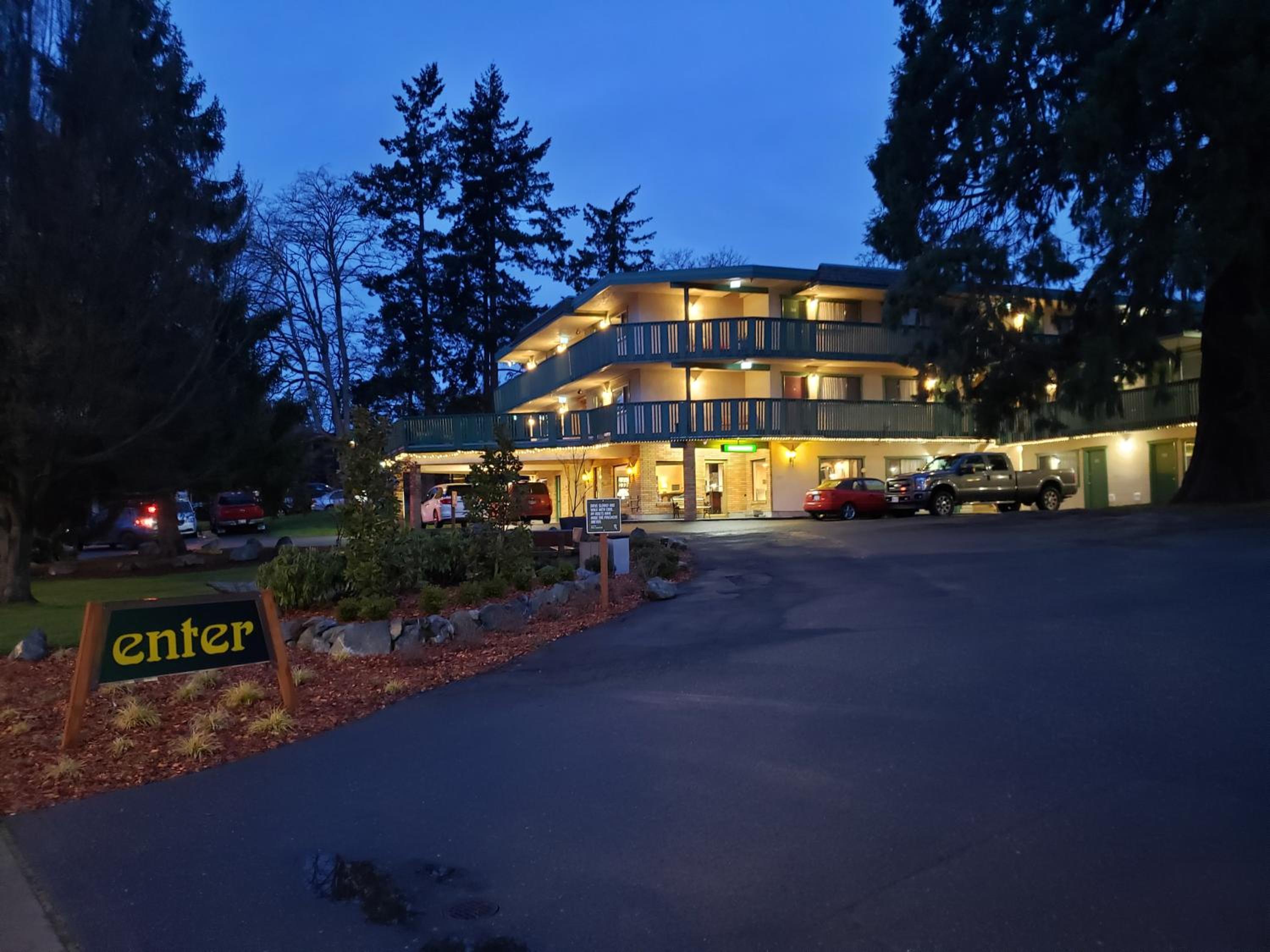 Robin Hood Inn and Suites