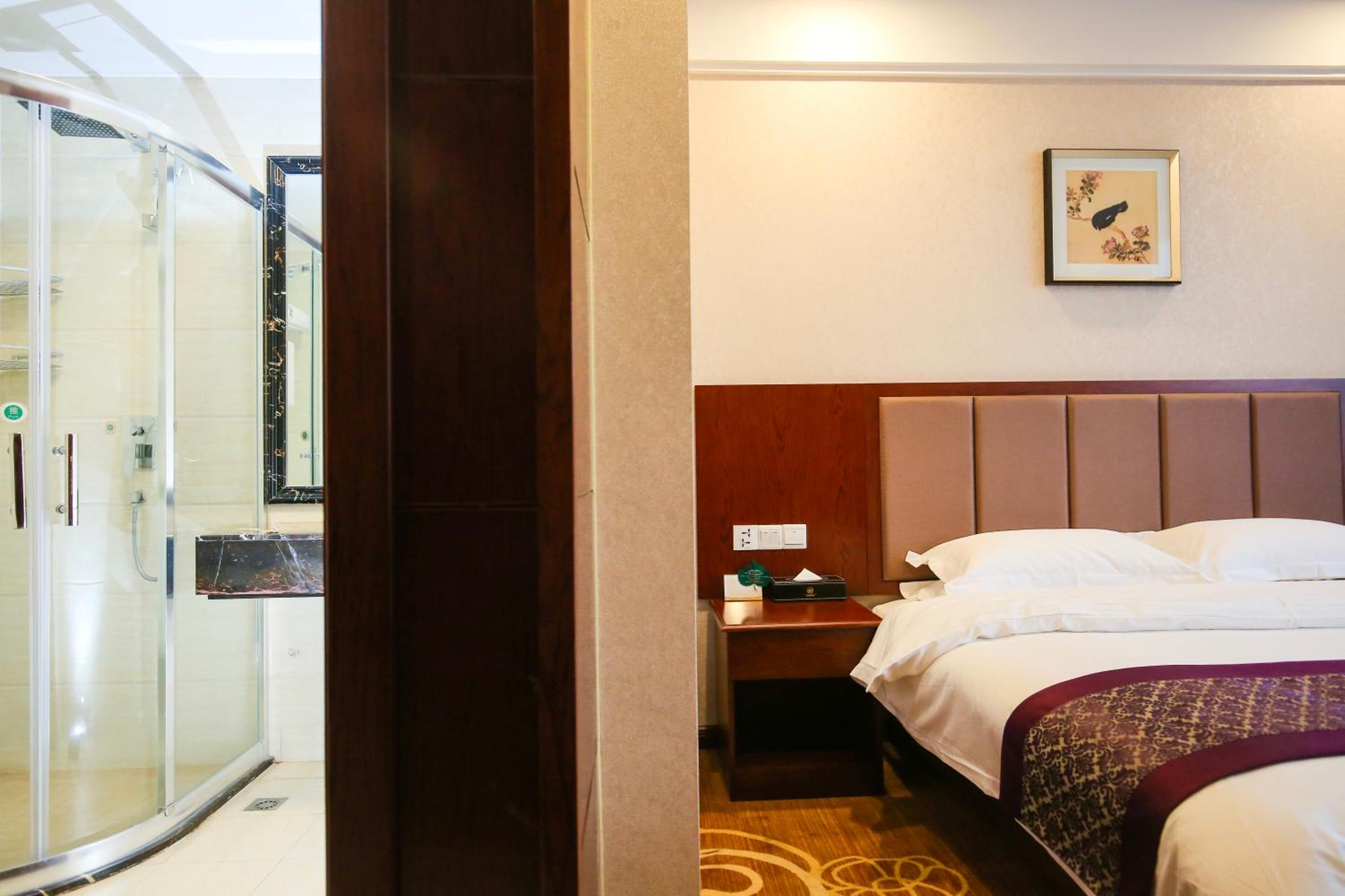 New Knight Royal Hotel Airport and International Resort