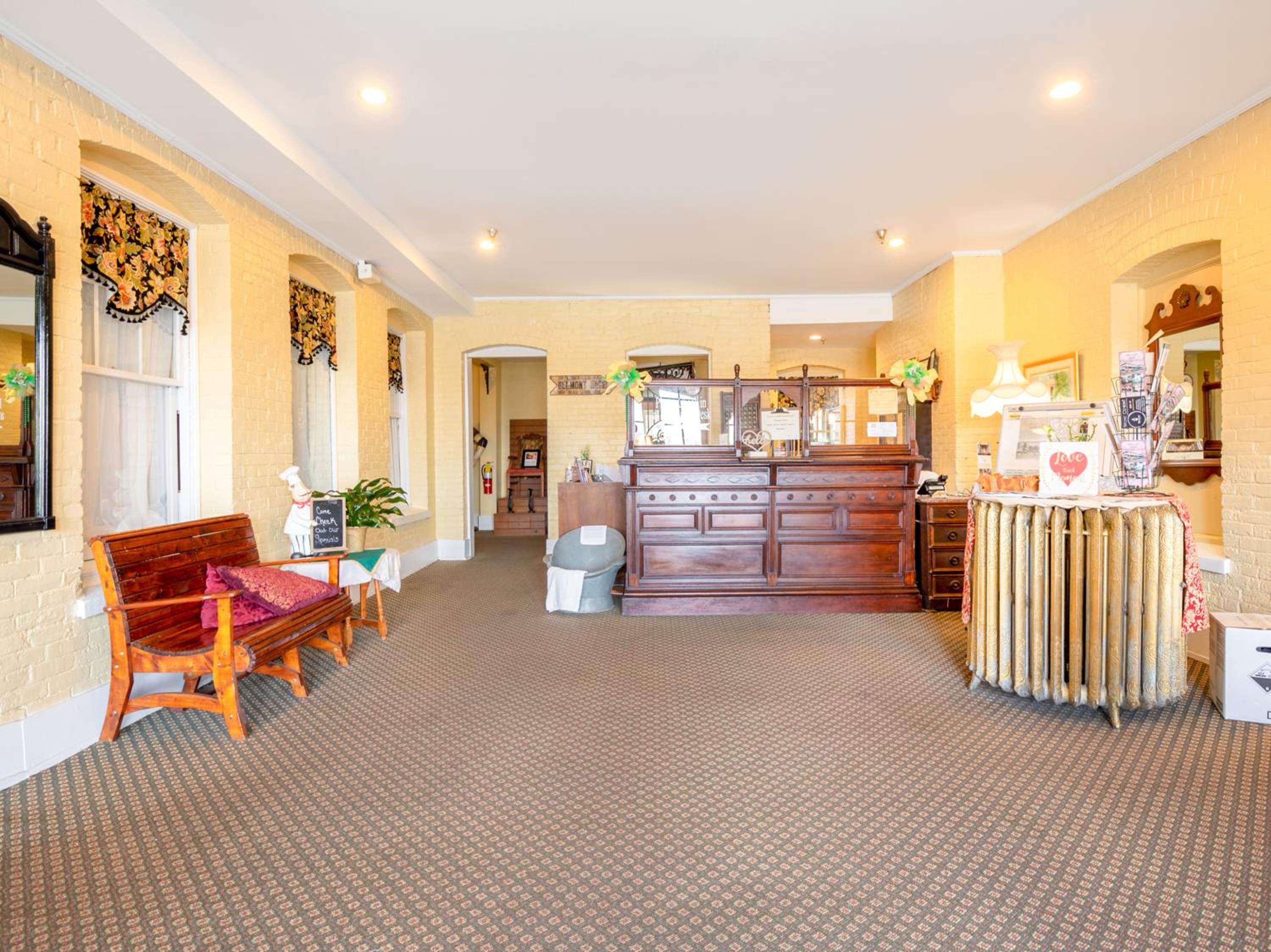 The Belmont Inn by OYO