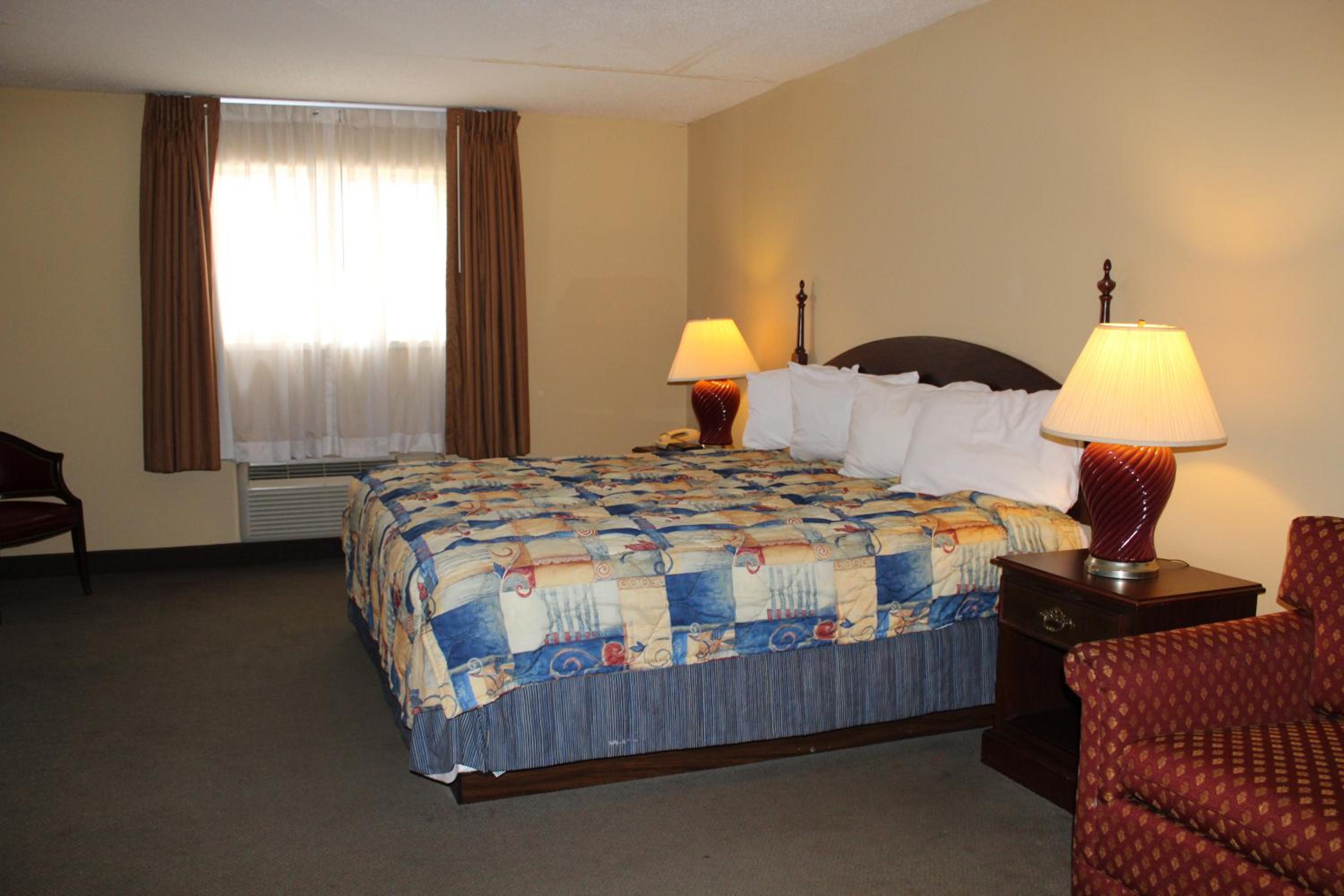 Mansion View Inn & Suites - Image 5