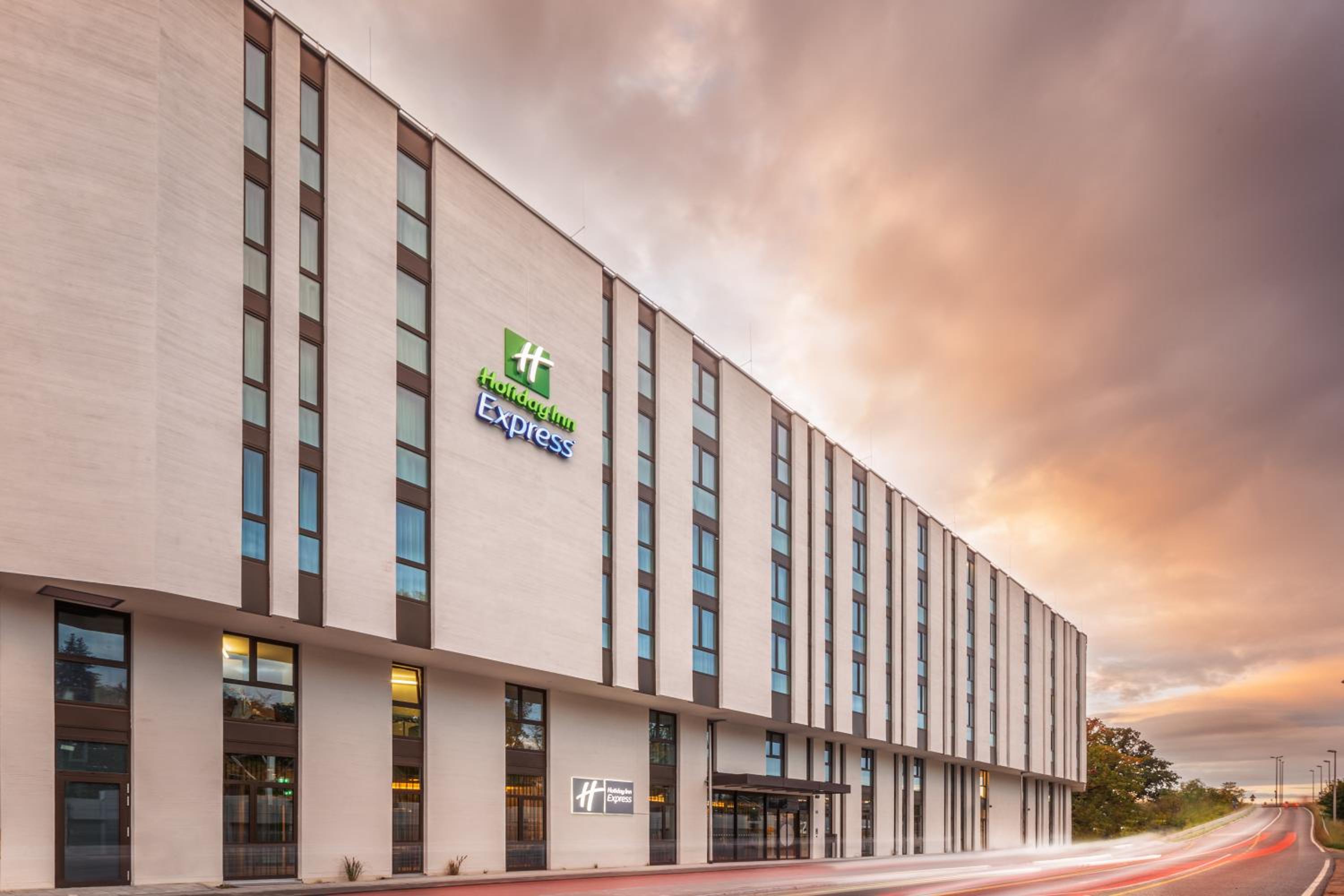 Hotel Holiday Inn Express - Erlangen, an IHG Hotel - Image 1