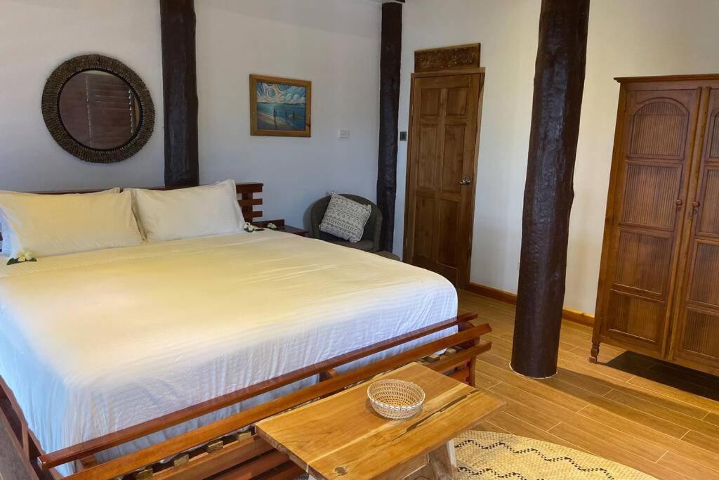 Private Oceanfront Fijian Villa Sleeps 8